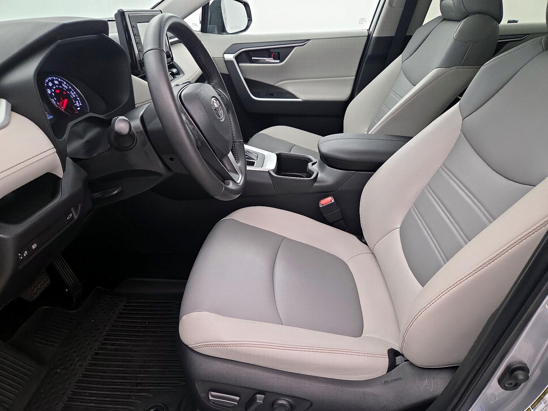 Thumbnail: 2022 Toyota RAV4 - 11