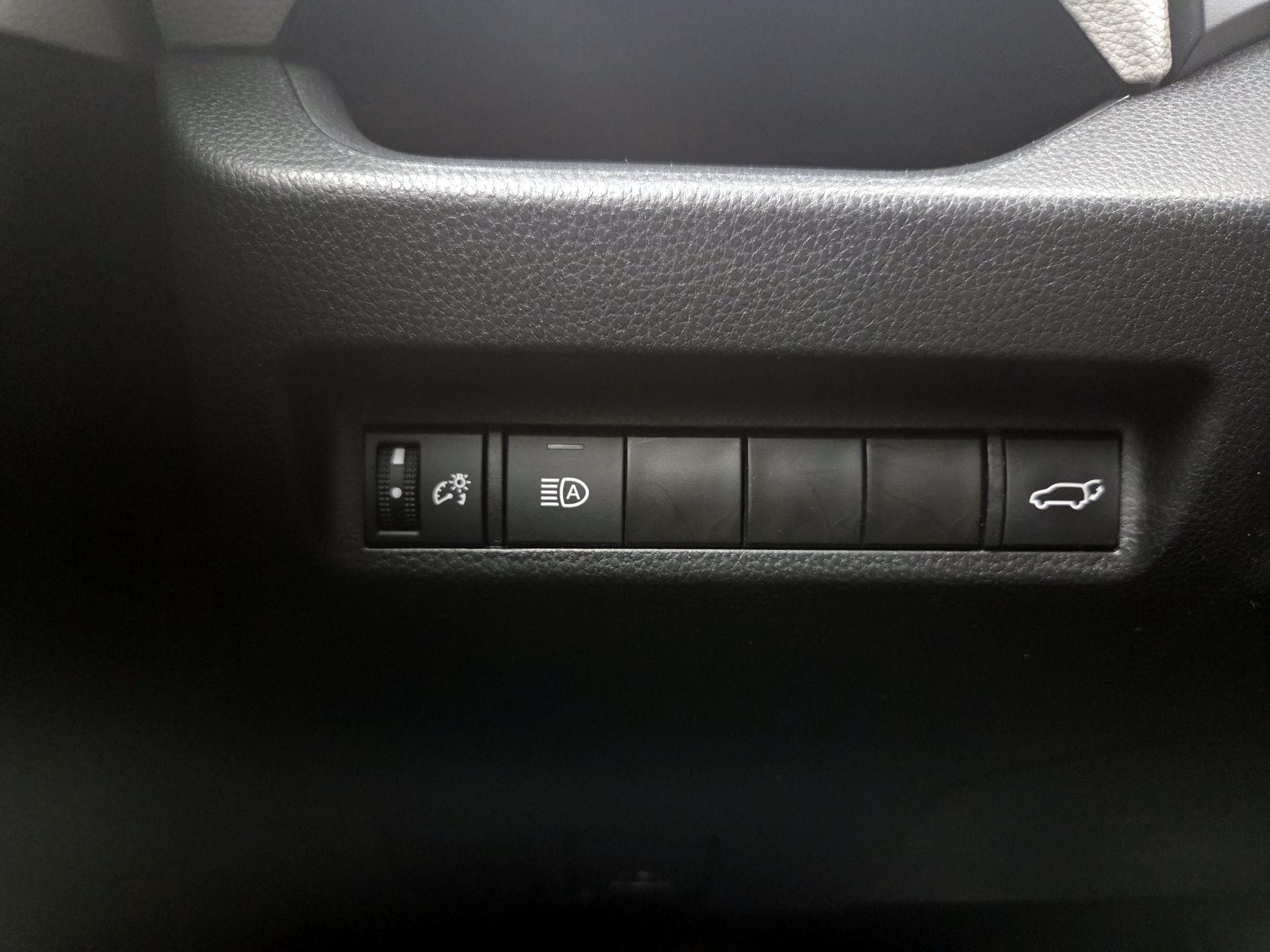 Thumbnail: 2022 Toyota RAV4 - 13