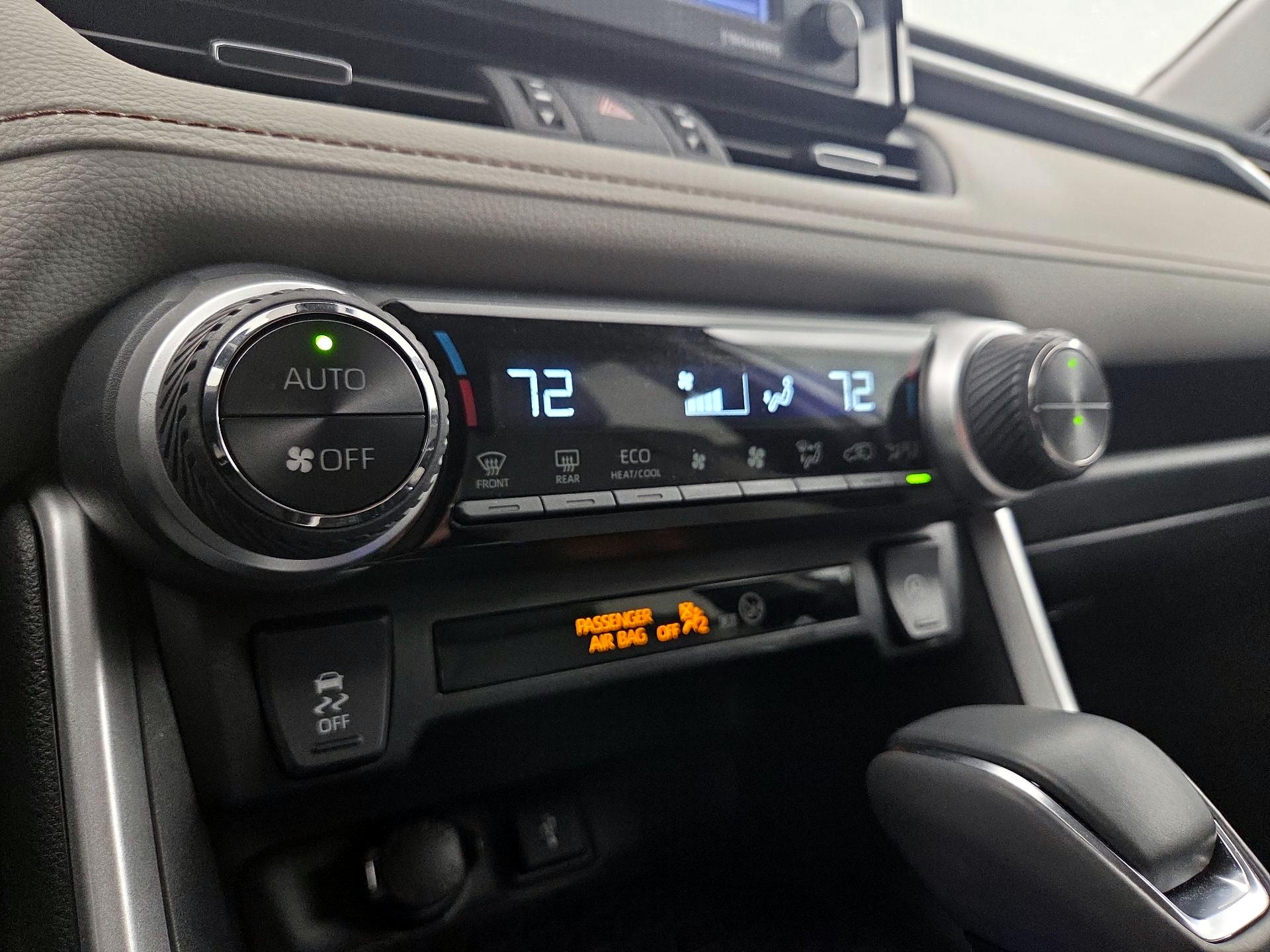 Thumbnail: 2022 Toyota RAV4 - 16