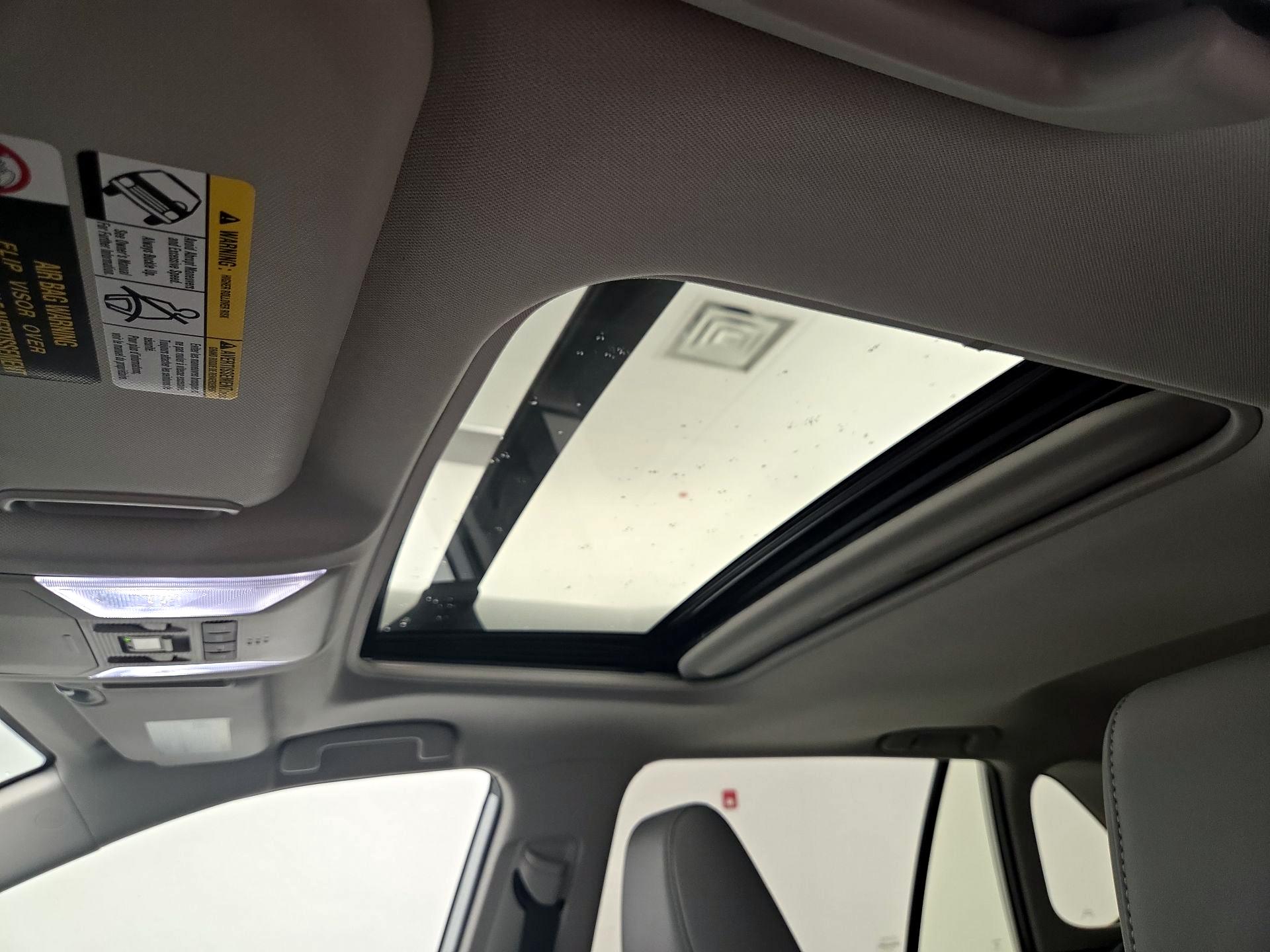 Thumbnail: 2022 Toyota RAV4 - 19