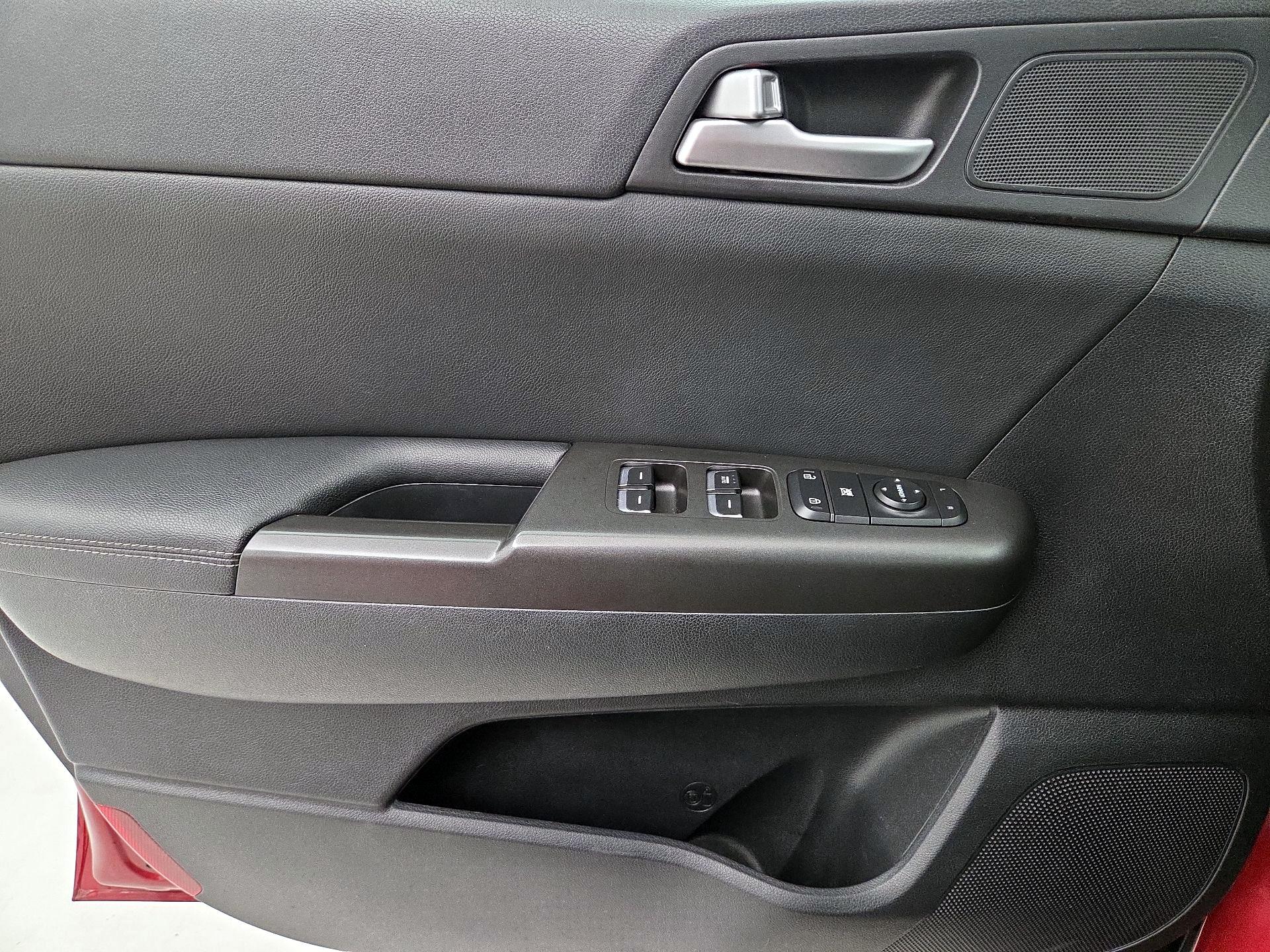 Thumbnail: 2017 Kia Sportage - 12