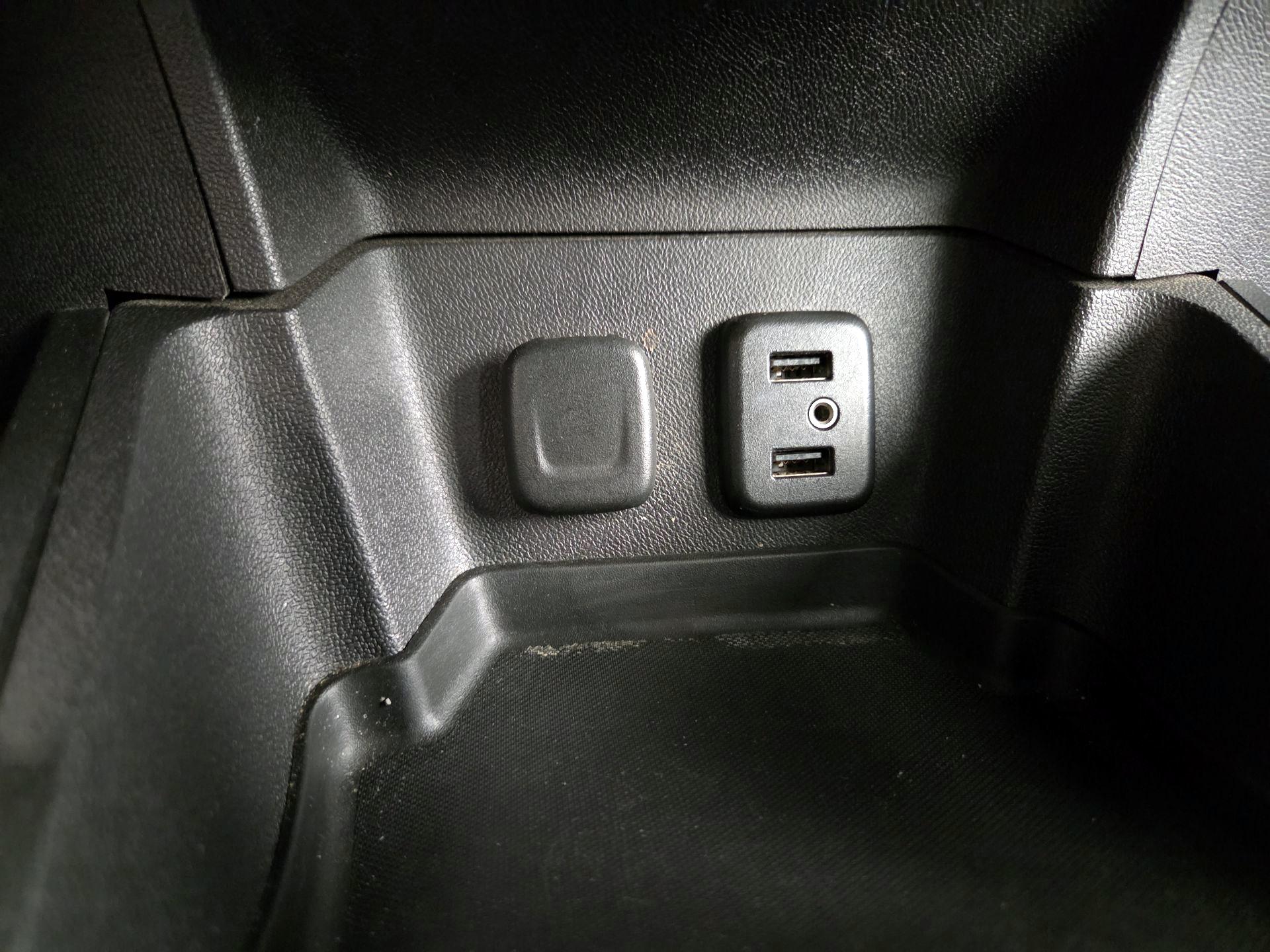 Thumbnail: 2017 Chevrolet Volt - 17