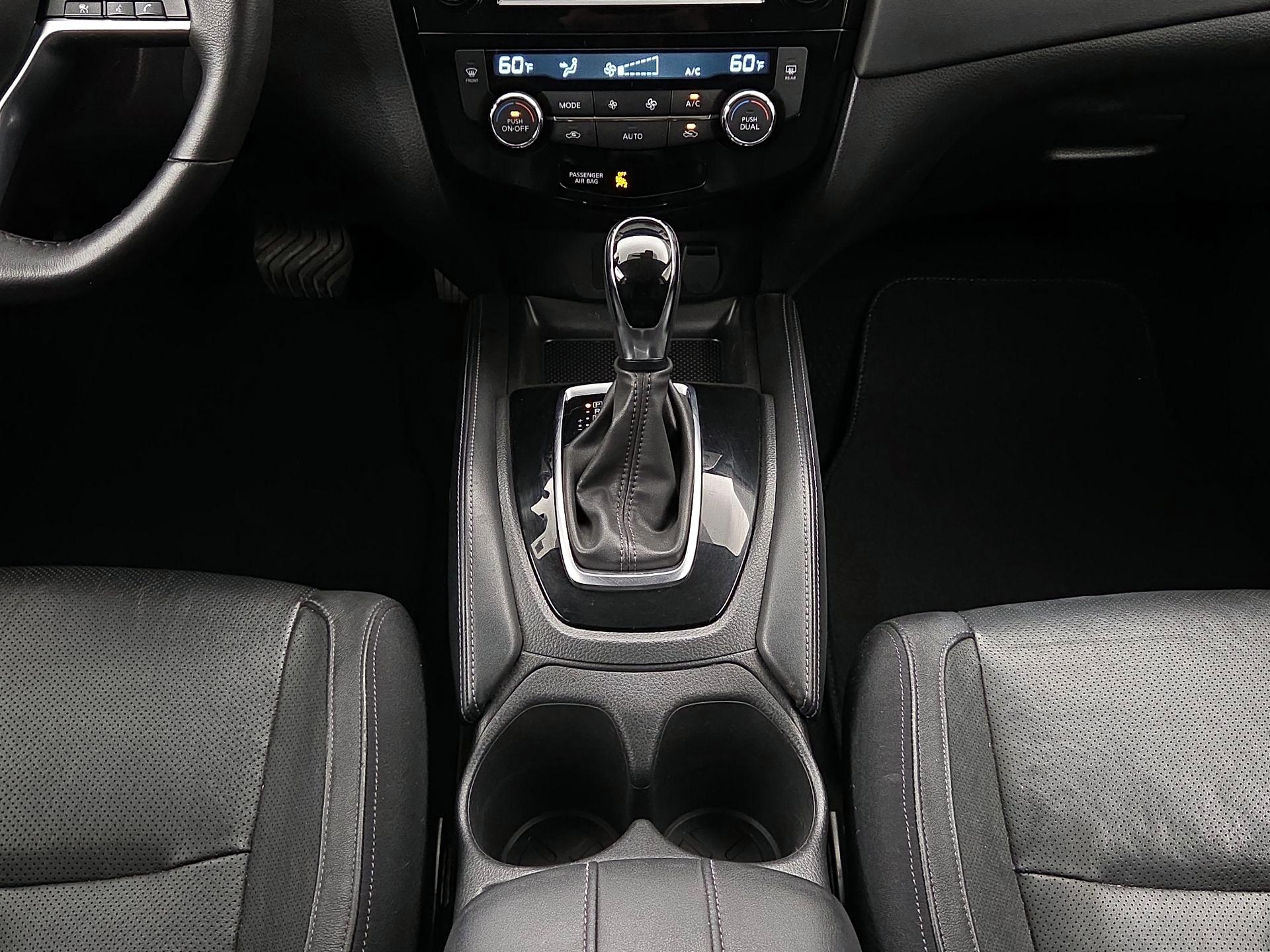 Thumbnail: 2018 Nissan Rogue - 18