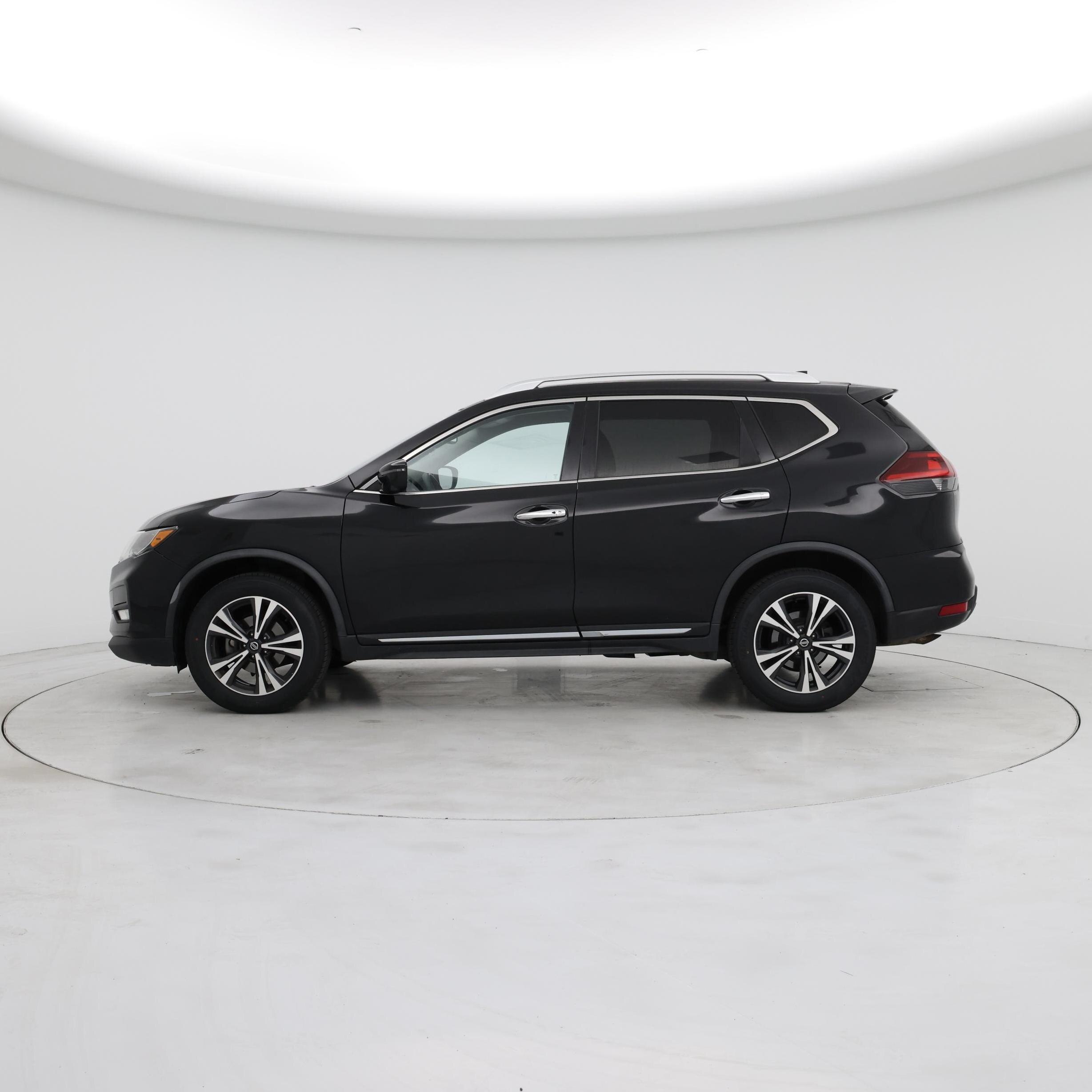 Thumbnail: 2018 Nissan Rogue - 3