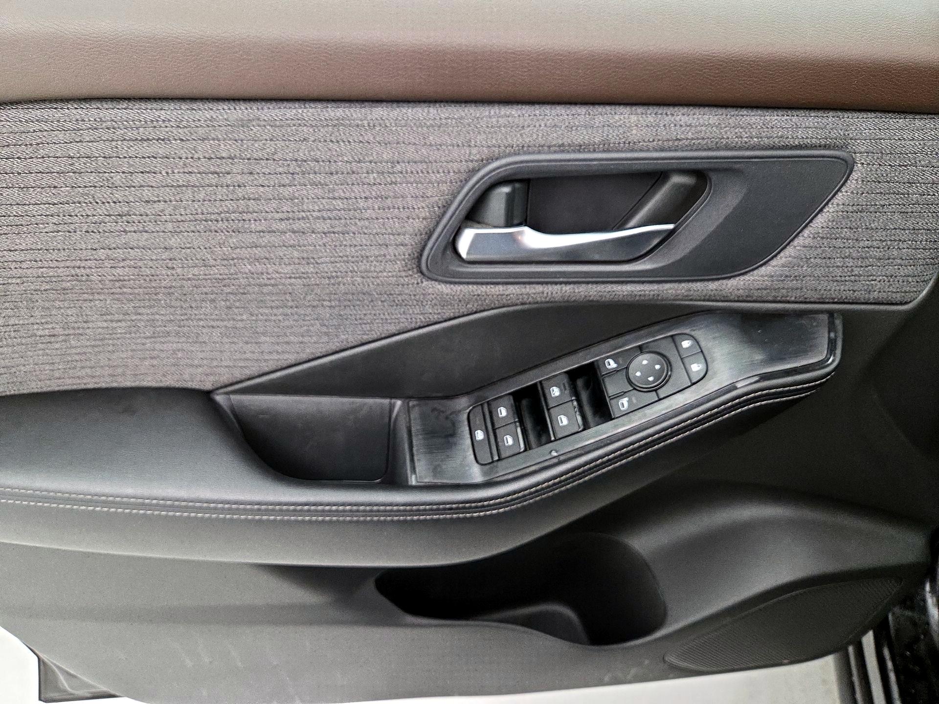 Thumbnail: 2023 Nissan Rogue - 12