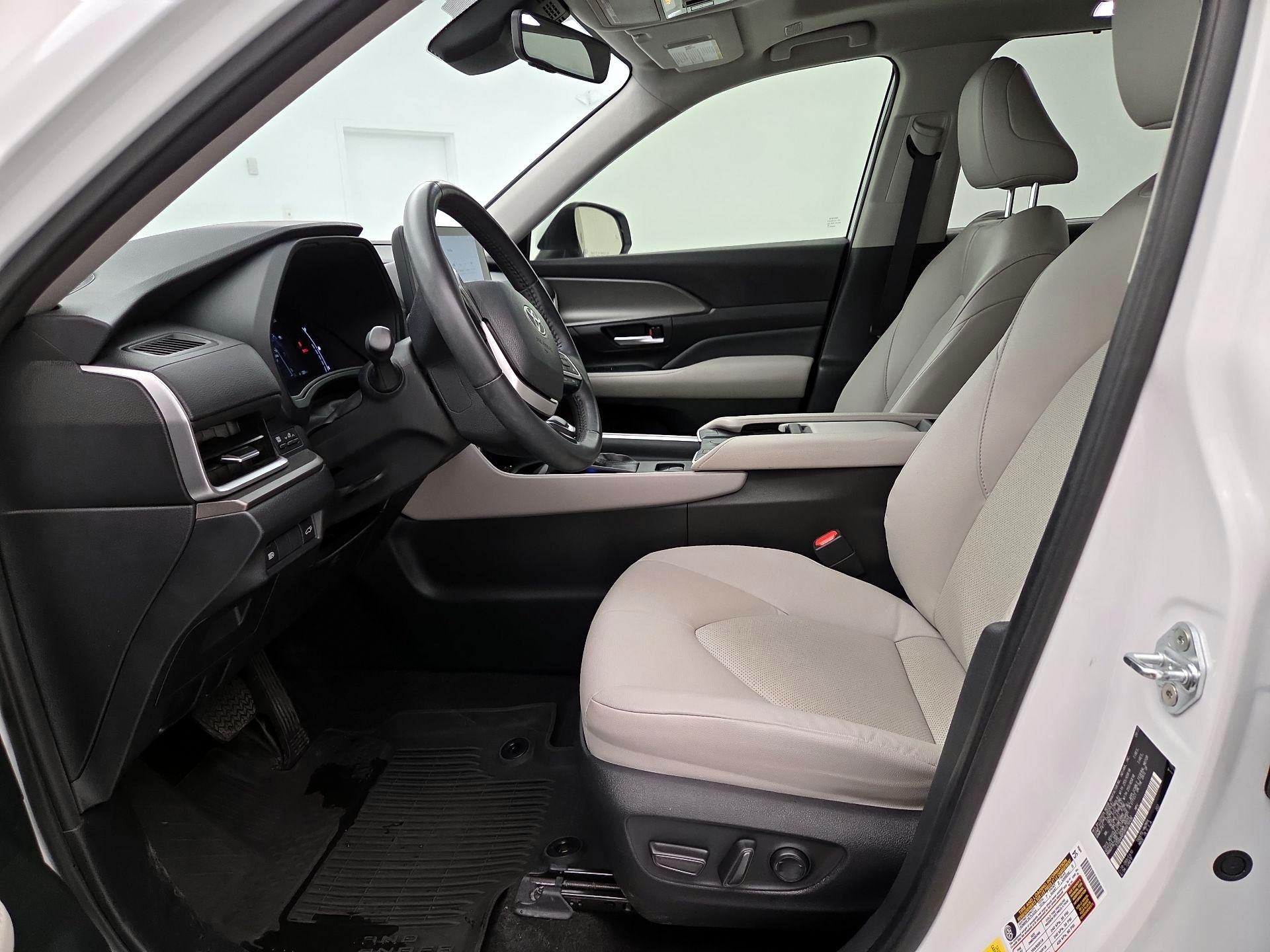 Thumbnail: 2024 Toyota Grand Highlander - 11