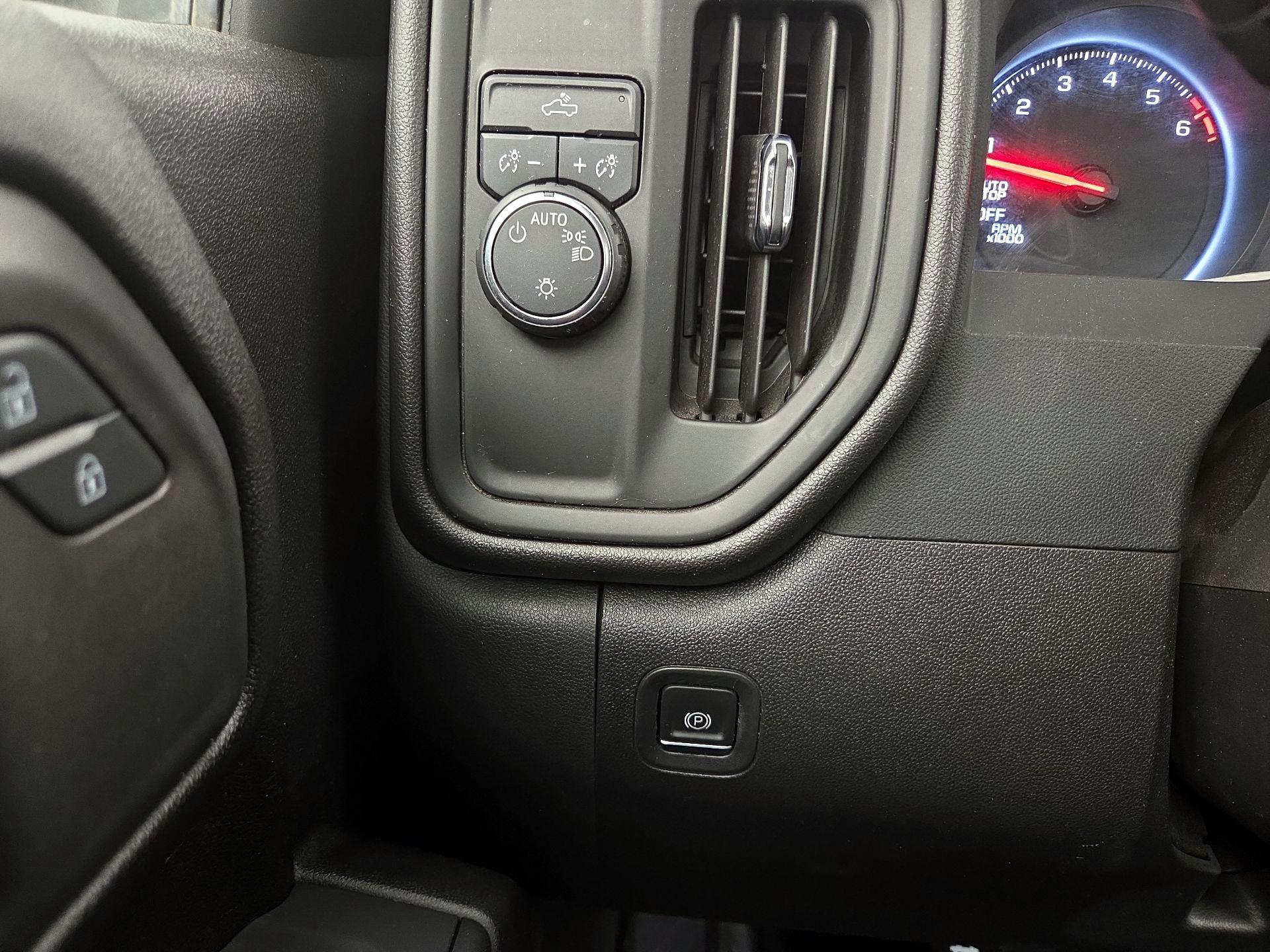 Thumbnail: 2022 Chevrolet Silverado 1500 - 13