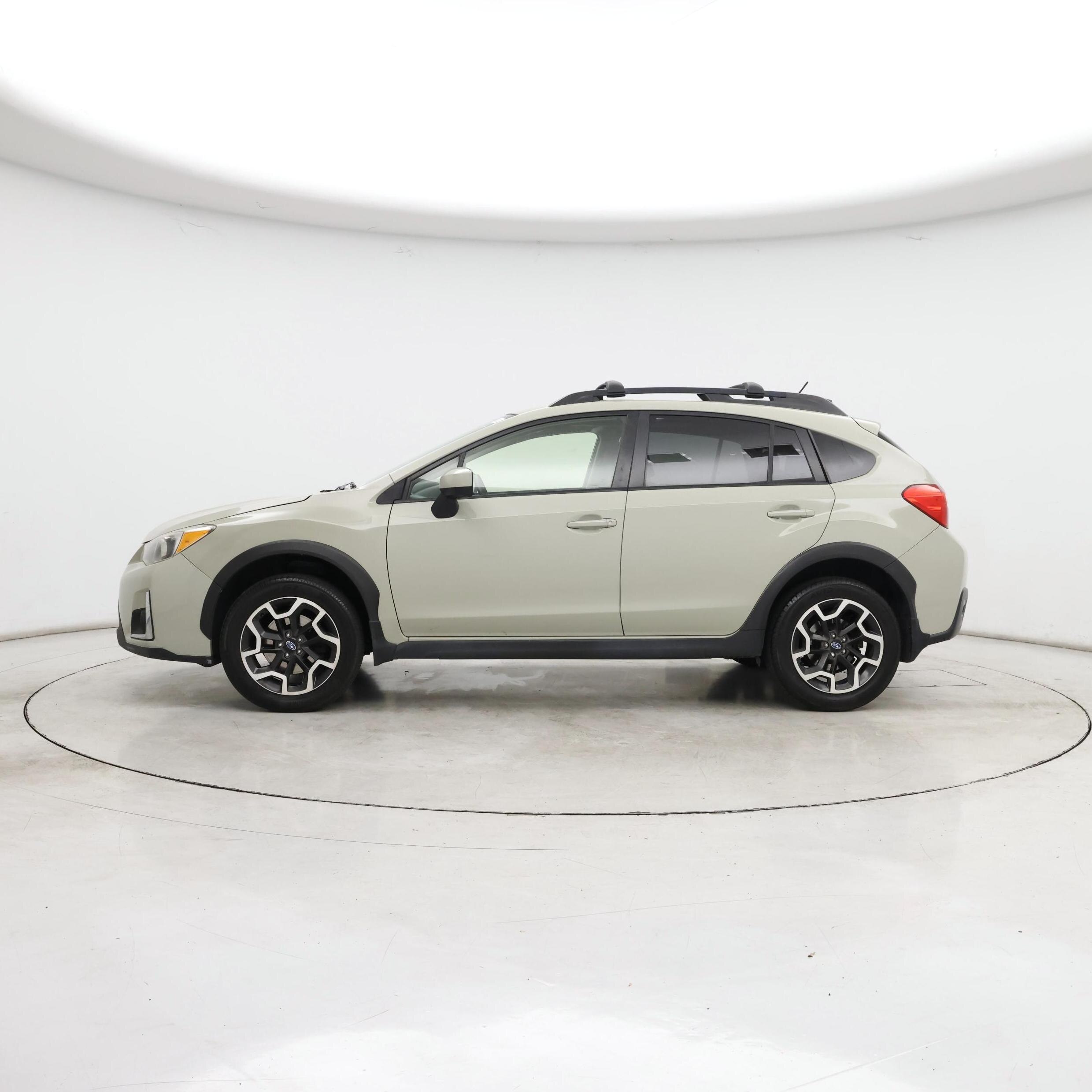 Thumbnail: 2017 Subaru Crosstrek - 3