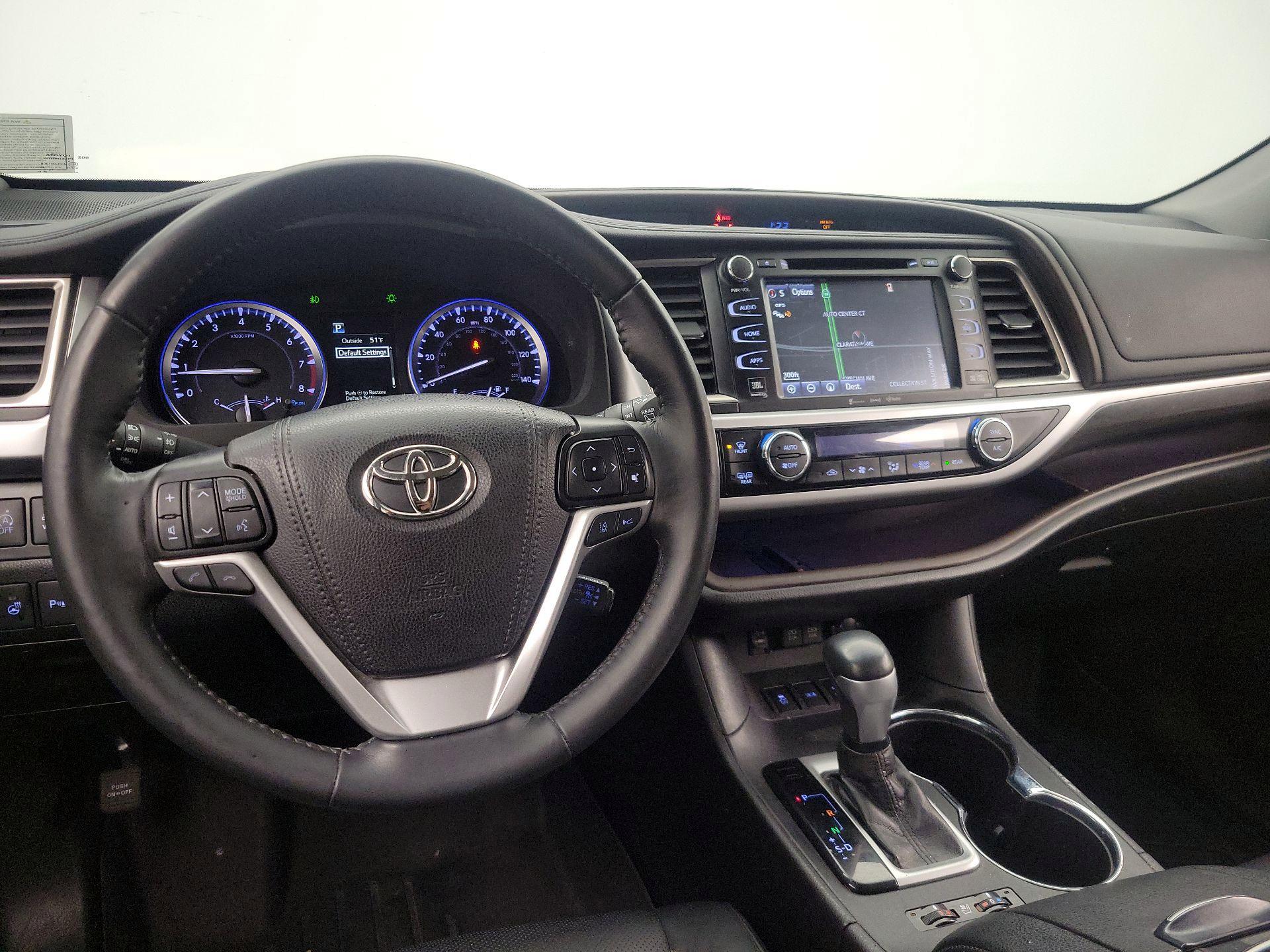 Thumbnail: 2019 Toyota Highlander - 9