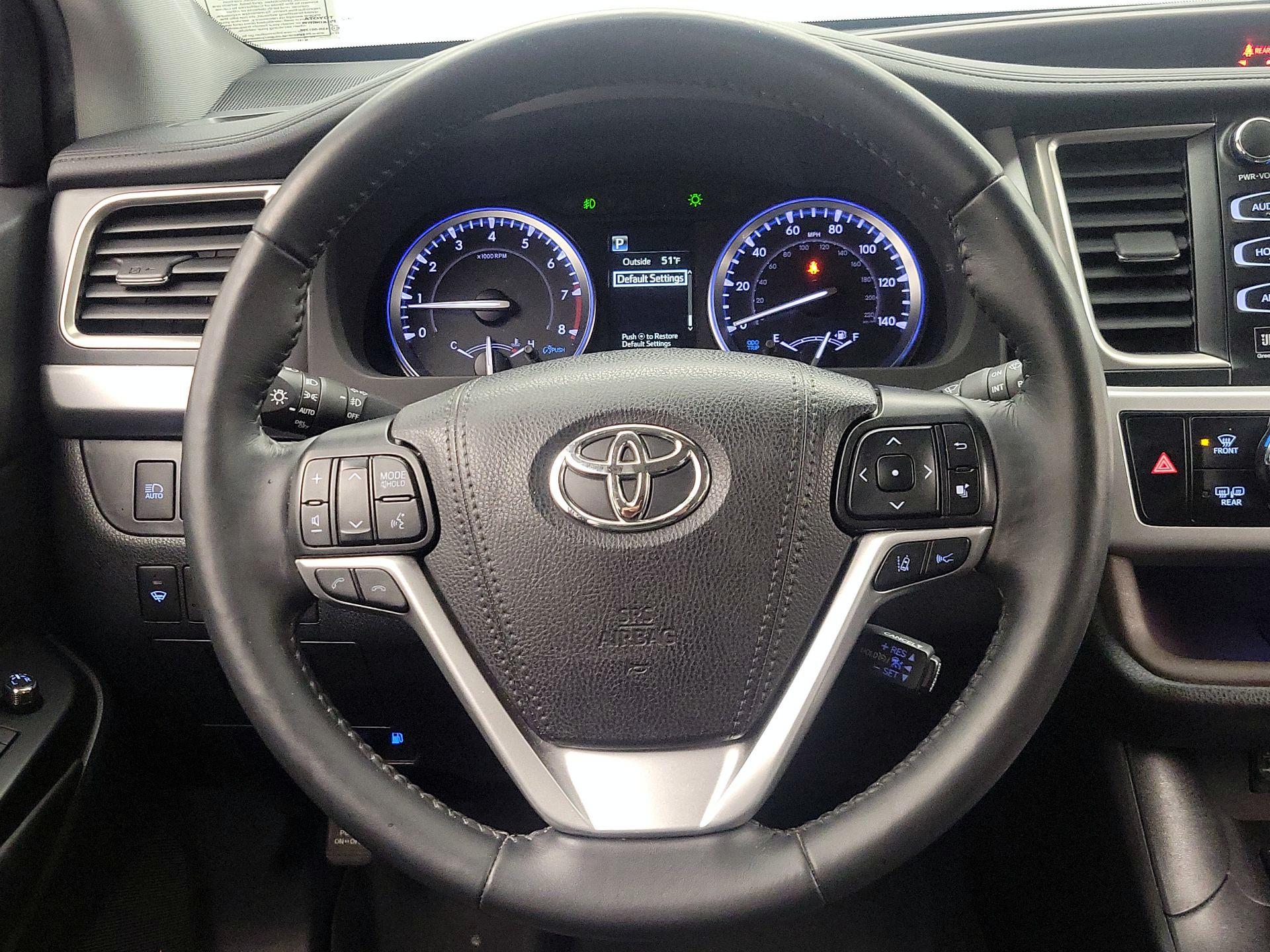 Thumbnail: 2019 Toyota Highlander - 10