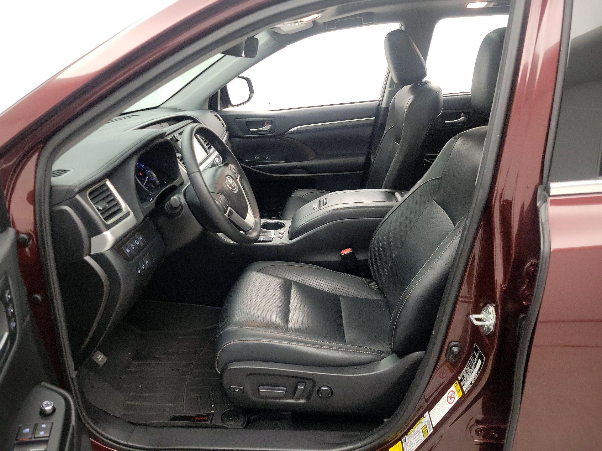 Thumbnail: 2019 Toyota Highlander - 11