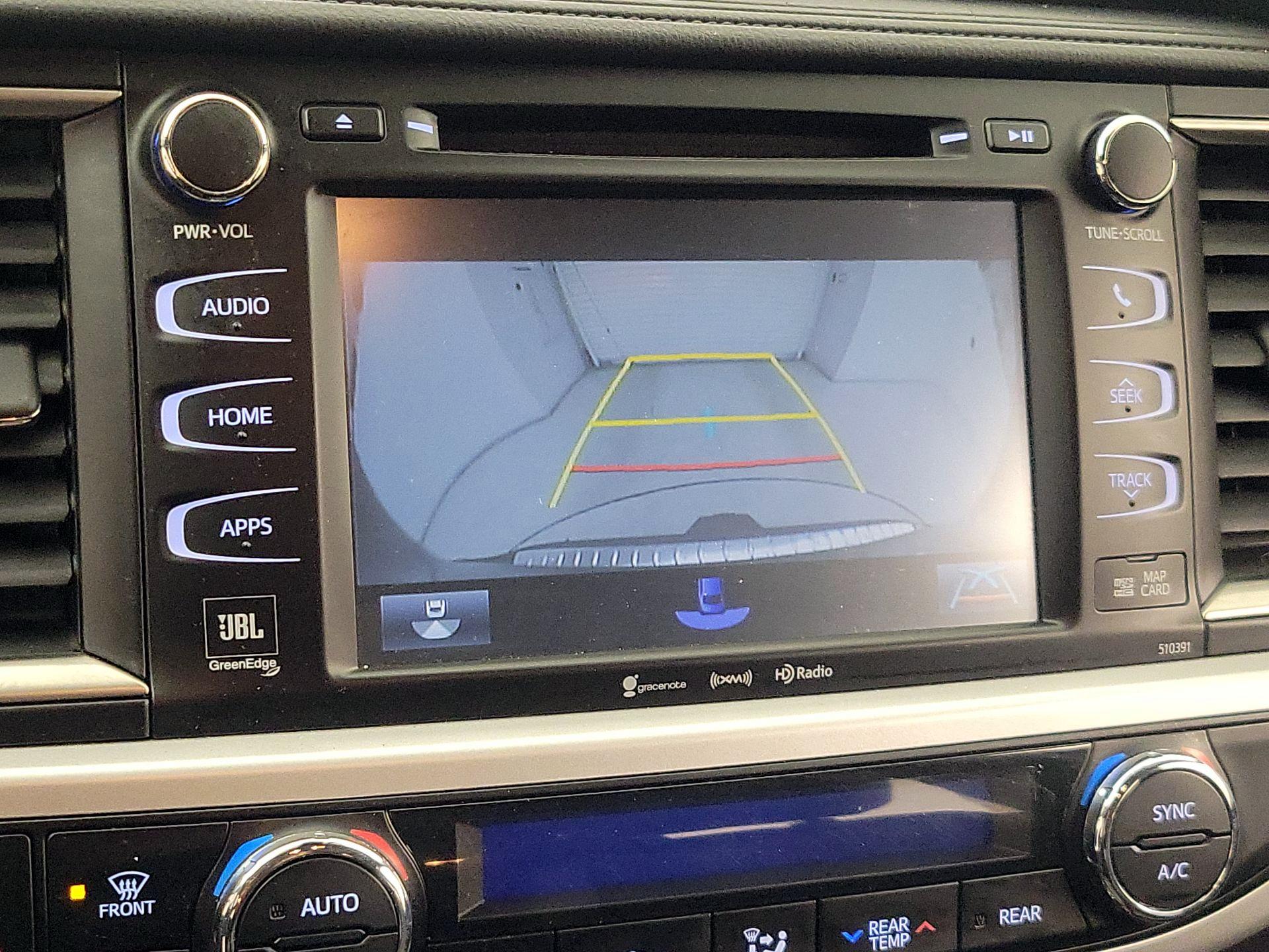 Thumbnail: 2019 Toyota Highlander - 15