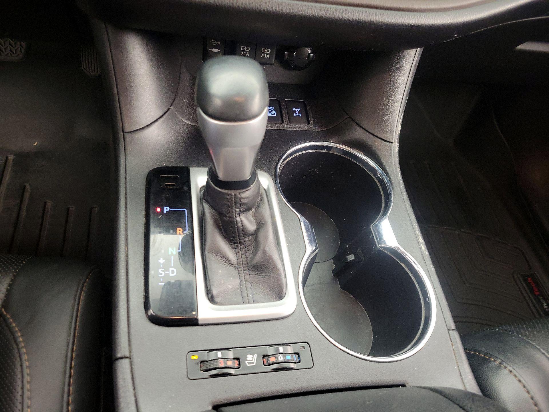 Thumbnail: 2019 Toyota Highlander - 18