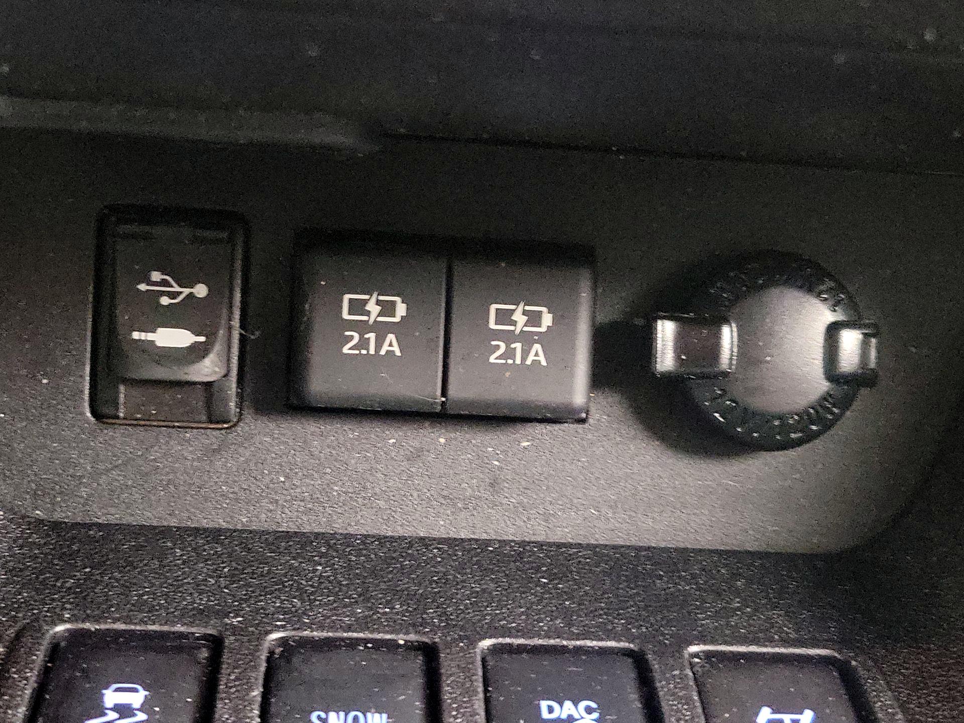 Thumbnail: 2019 Toyota Highlander - 19