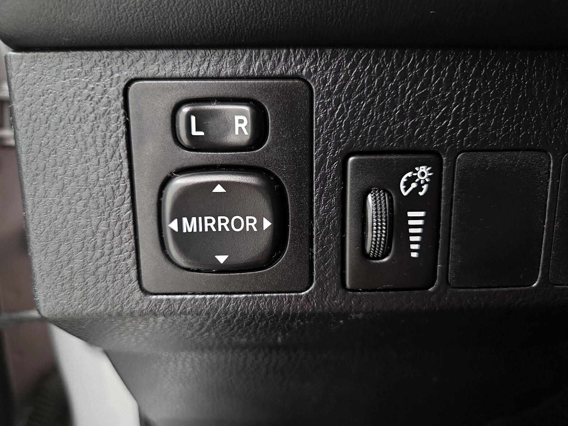 Thumbnail: 2016 Toyota RAV4 - 13