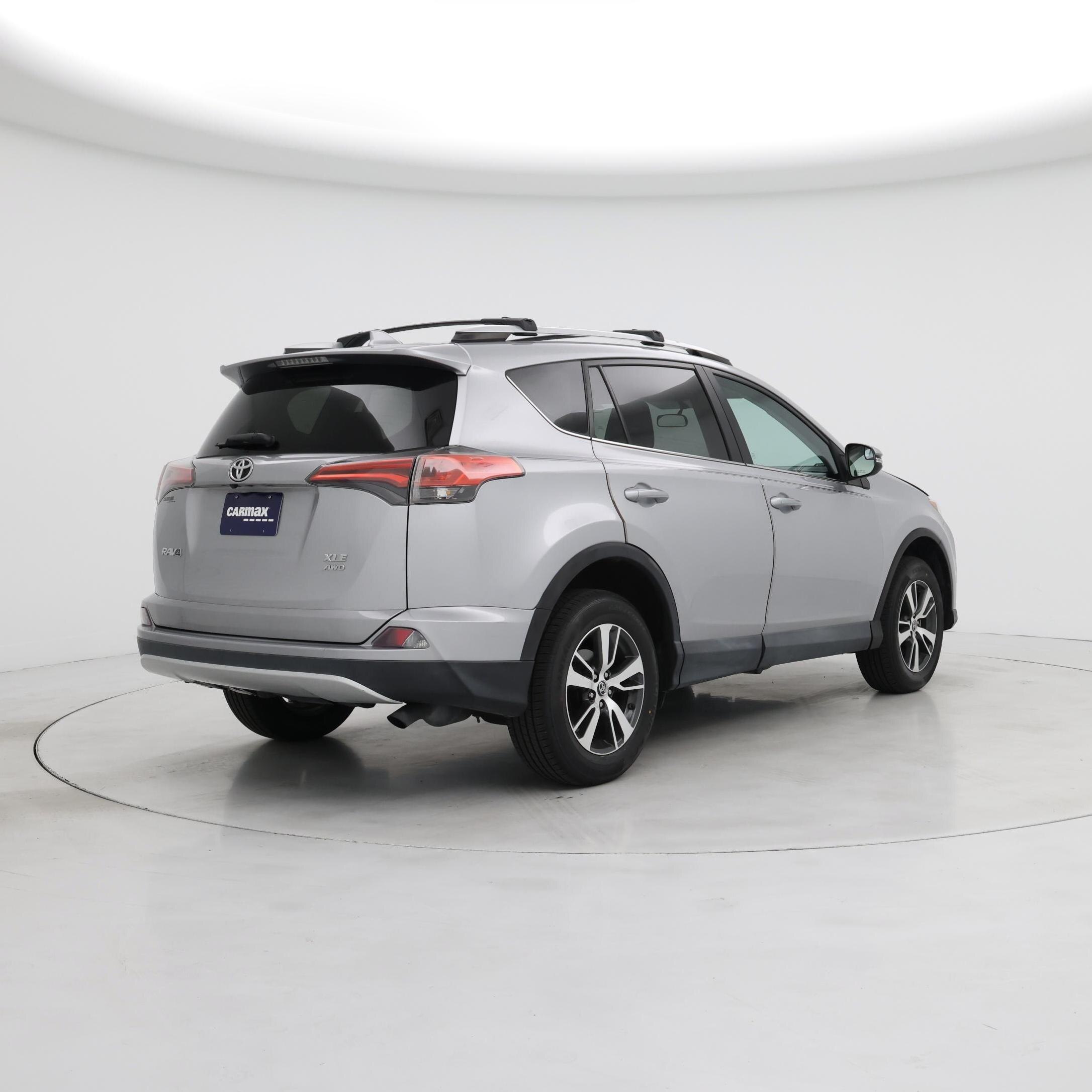 Thumbnail: 2016 Toyota RAV4 - 8