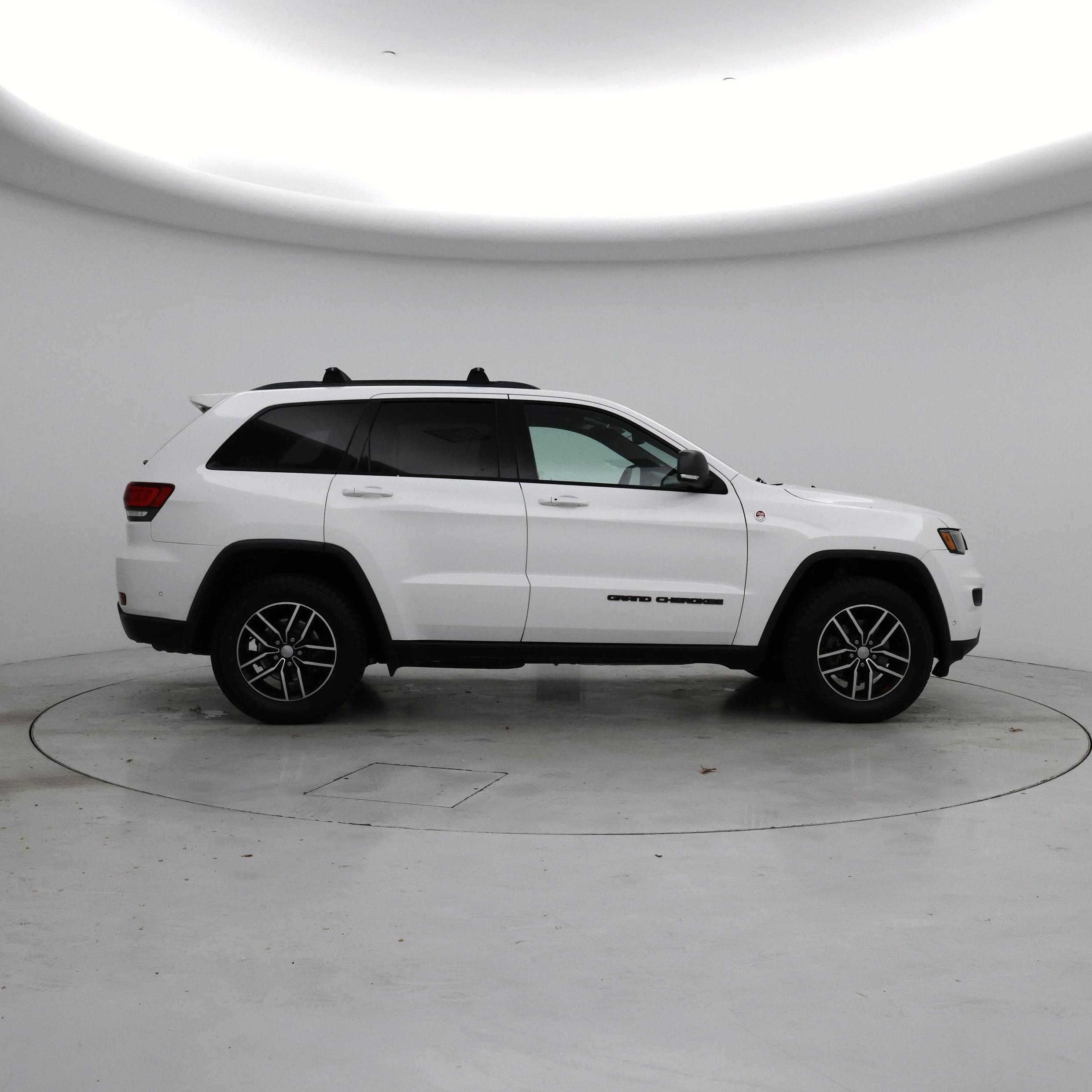 Thumbnail: 2018 Jeep Grand Cherokee - 7