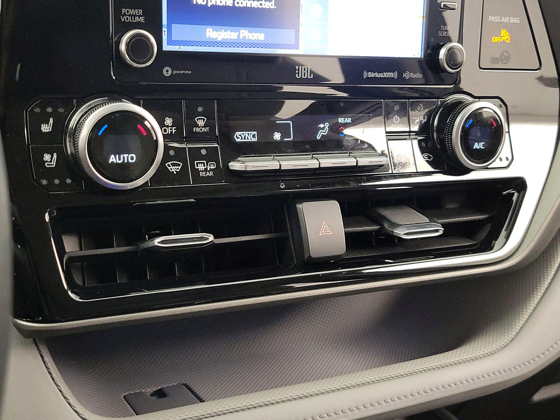 Thumbnail: 2020 Toyota Highlander - 17