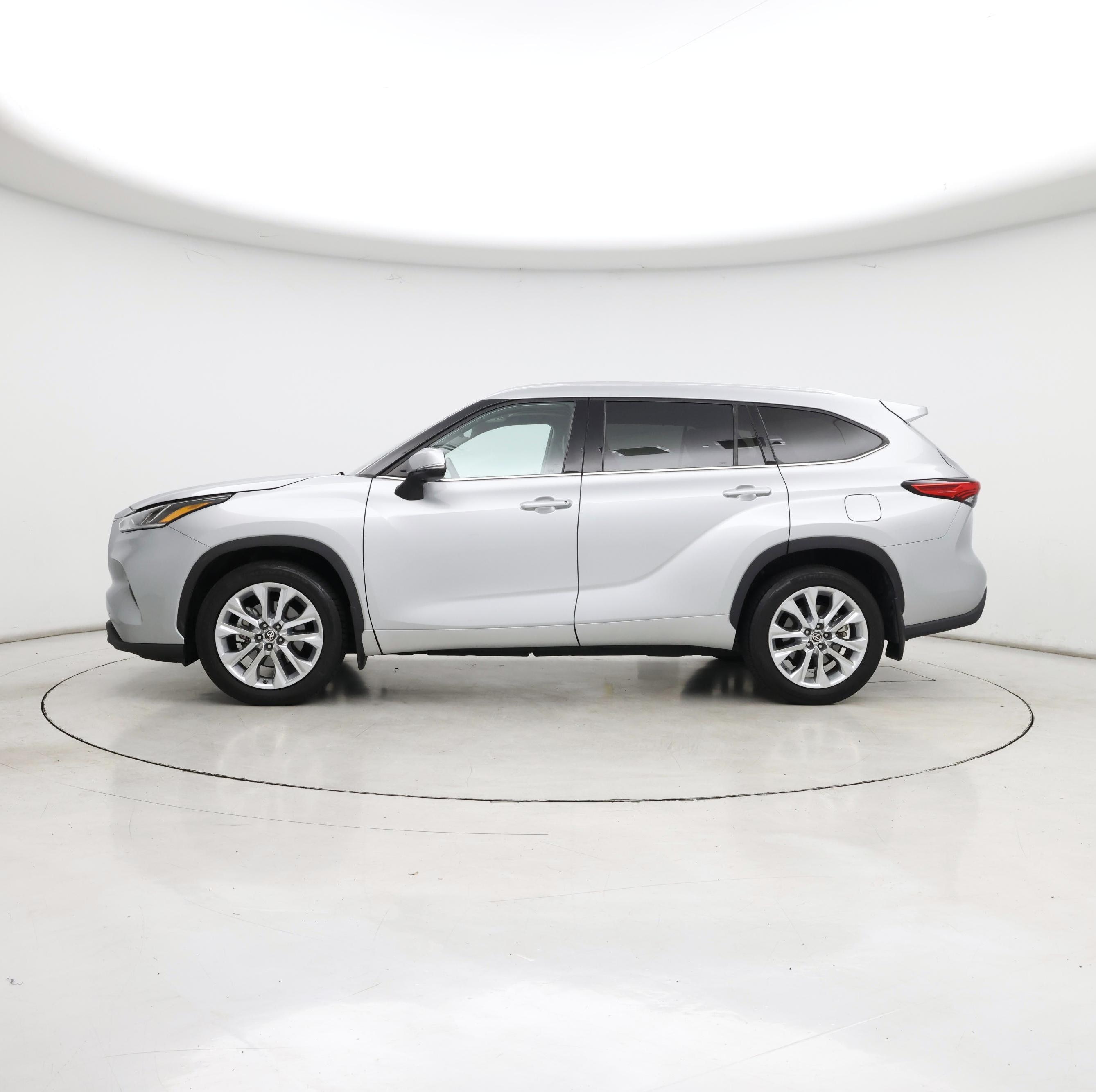 Thumbnail: 2020 Toyota Highlander - 3