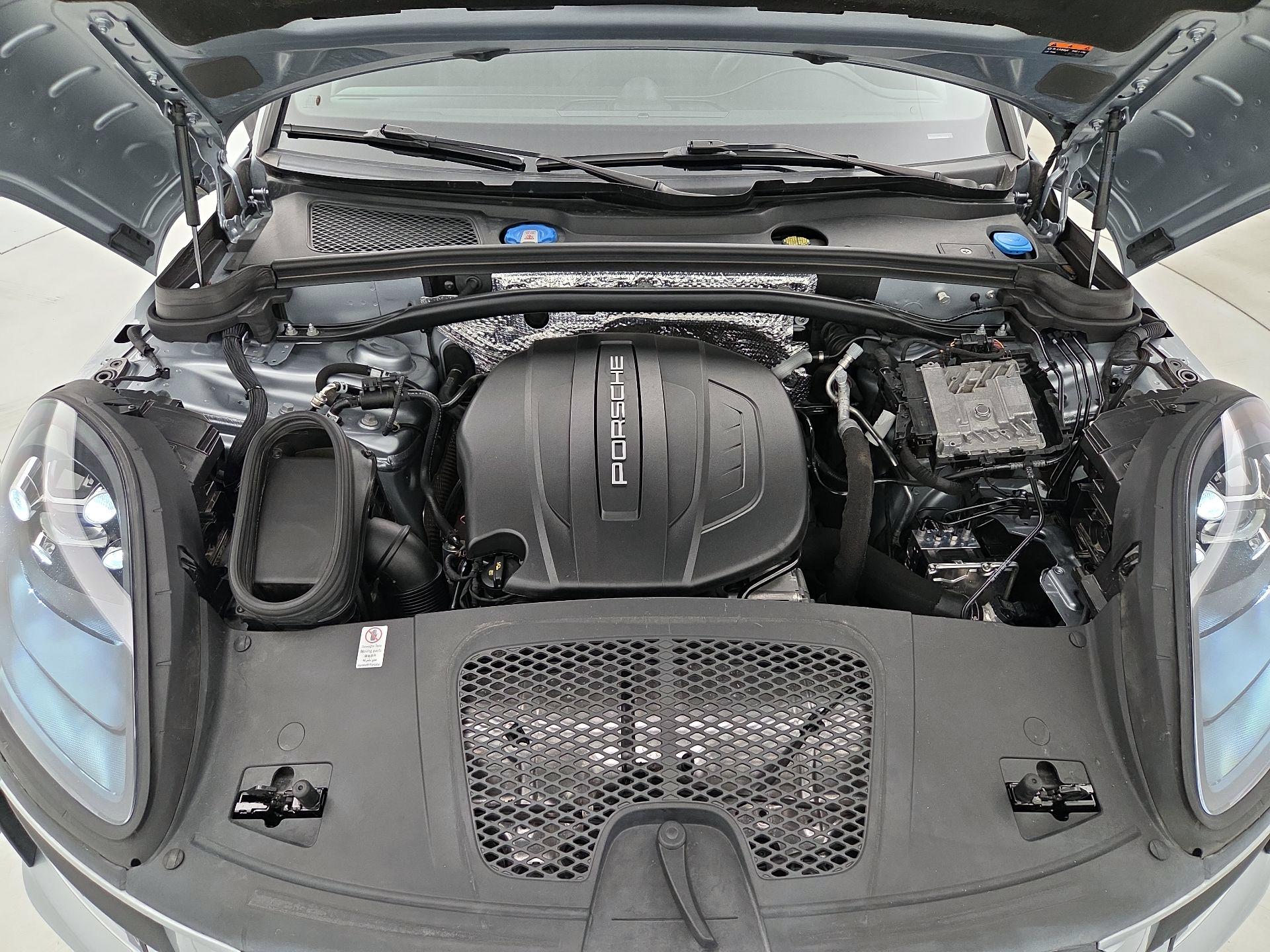 Thumbnail: 2021 Porsche Macan - 20