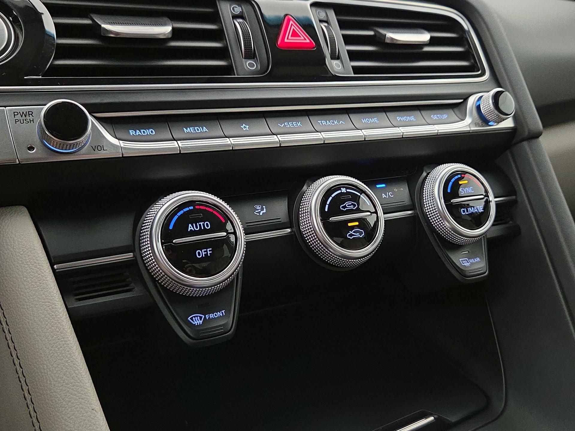 Thumbnail: 2020 Genesis G70 - 16