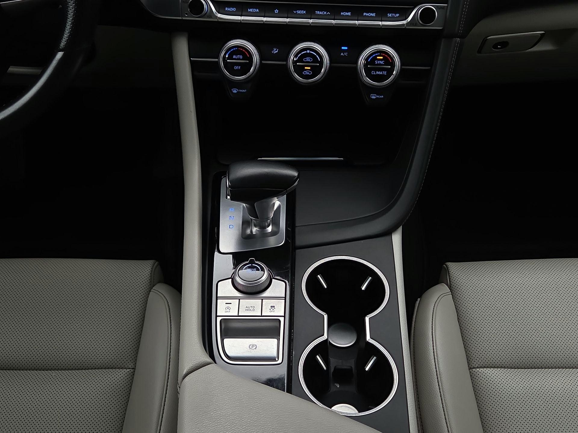 Thumbnail: 2020 Genesis G70 - 17