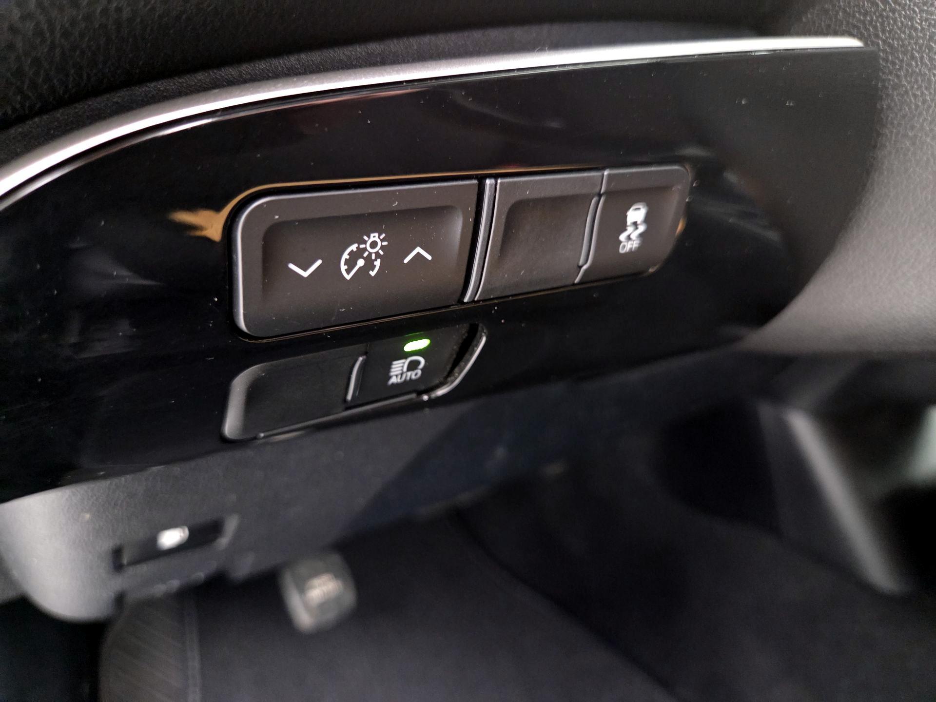 Thumbnail: 2021 Toyota Prius - 13