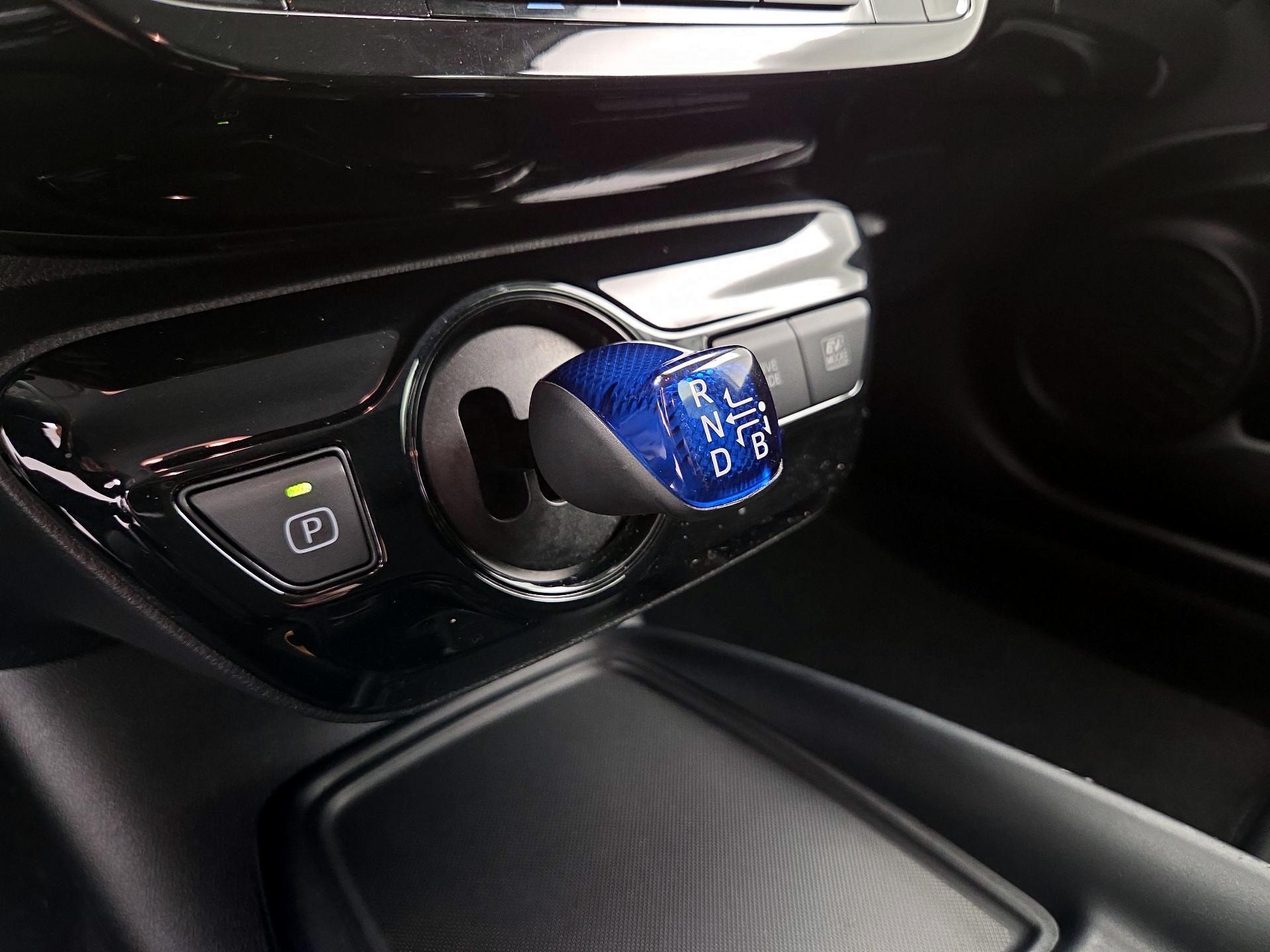 Thumbnail: 2021 Toyota Prius - 17