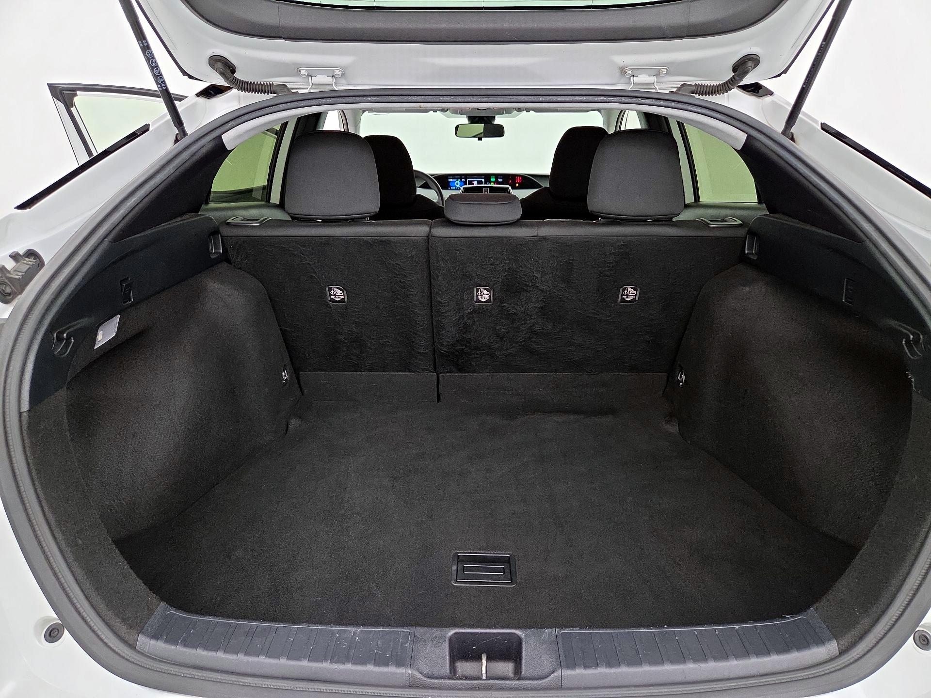 Thumbnail: 2021 Toyota Prius - 19