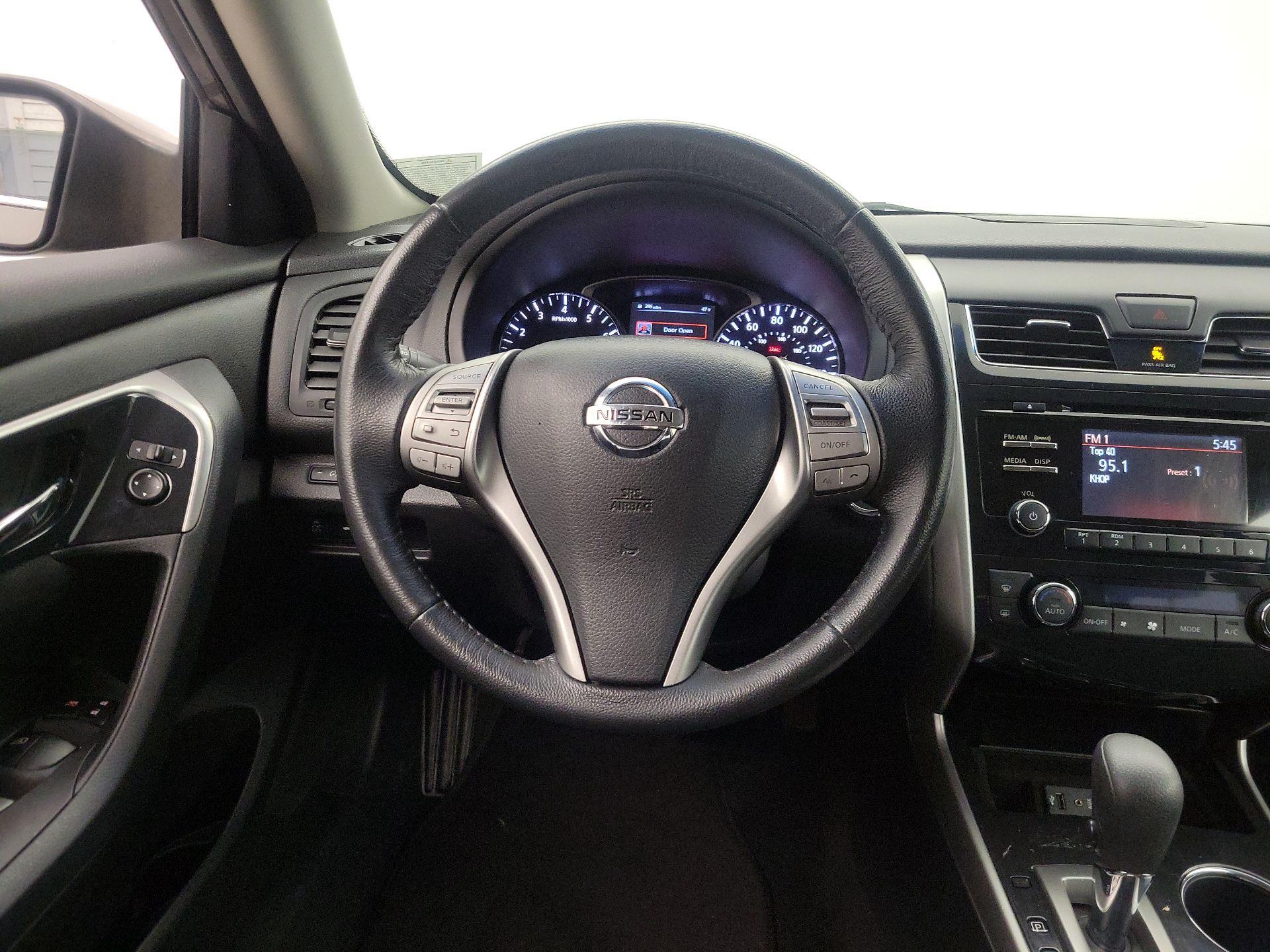 Thumbnail: 2014 Nissan Altima - 10