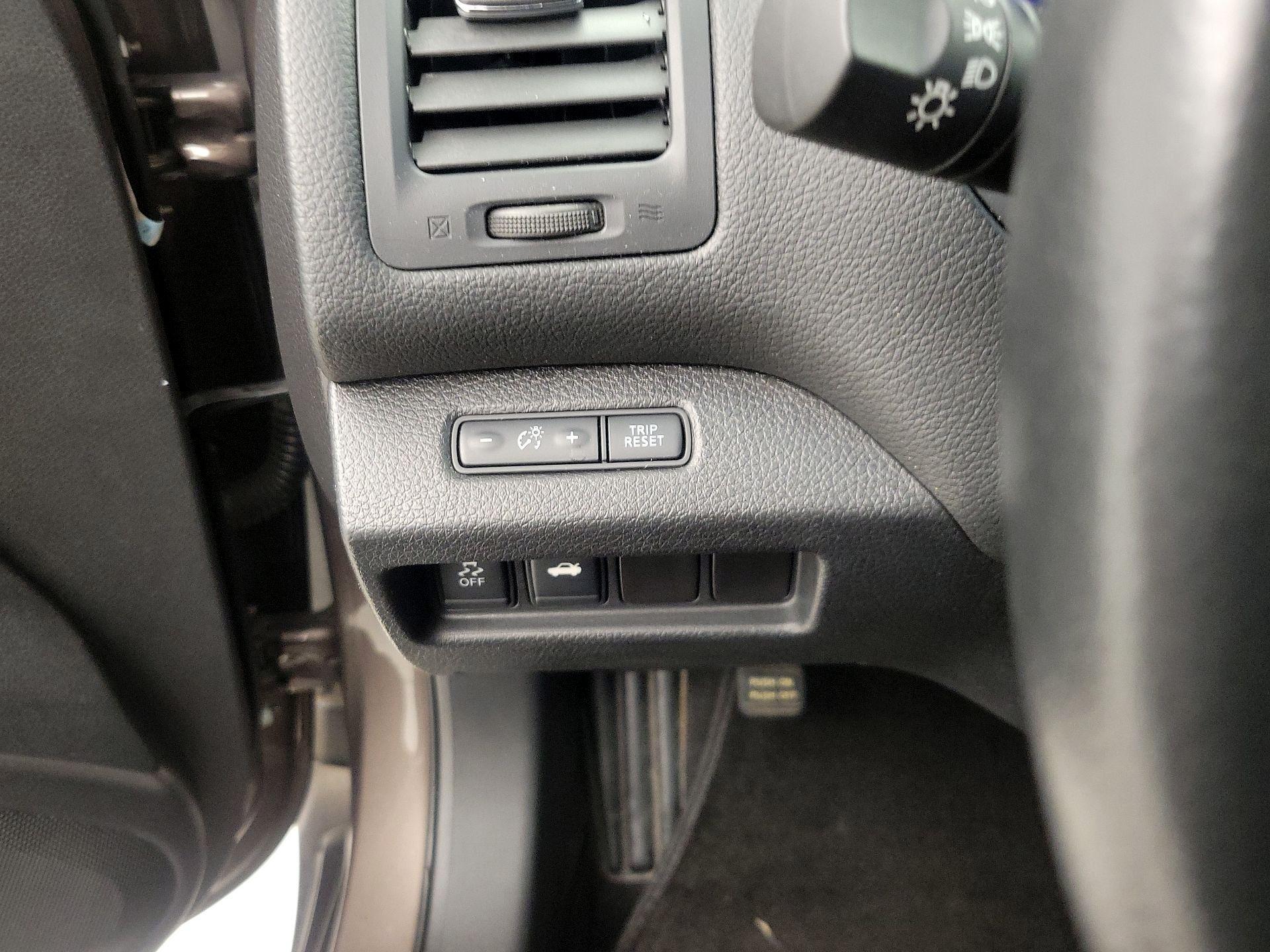 Thumbnail: 2014 Nissan Altima - 13