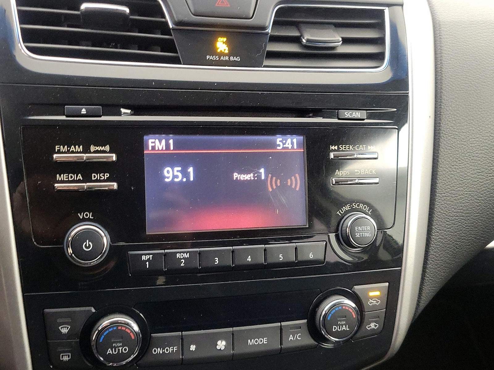 2014 Nissan Altima SV - Photo 16