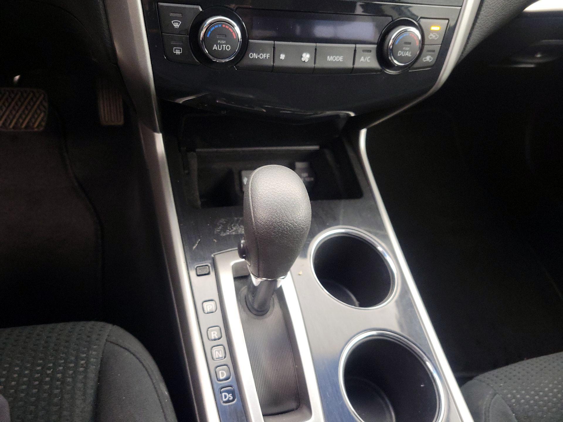 Thumbnail: 2014 Nissan Altima - 17