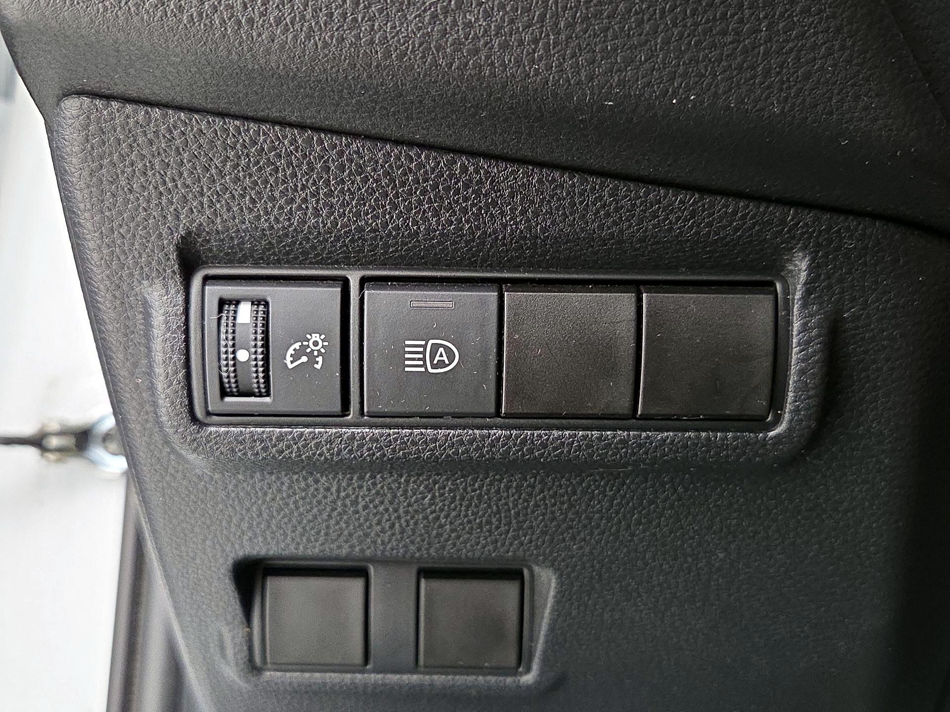 Thumbnail: 2022 Toyota Corolla Cross - 13