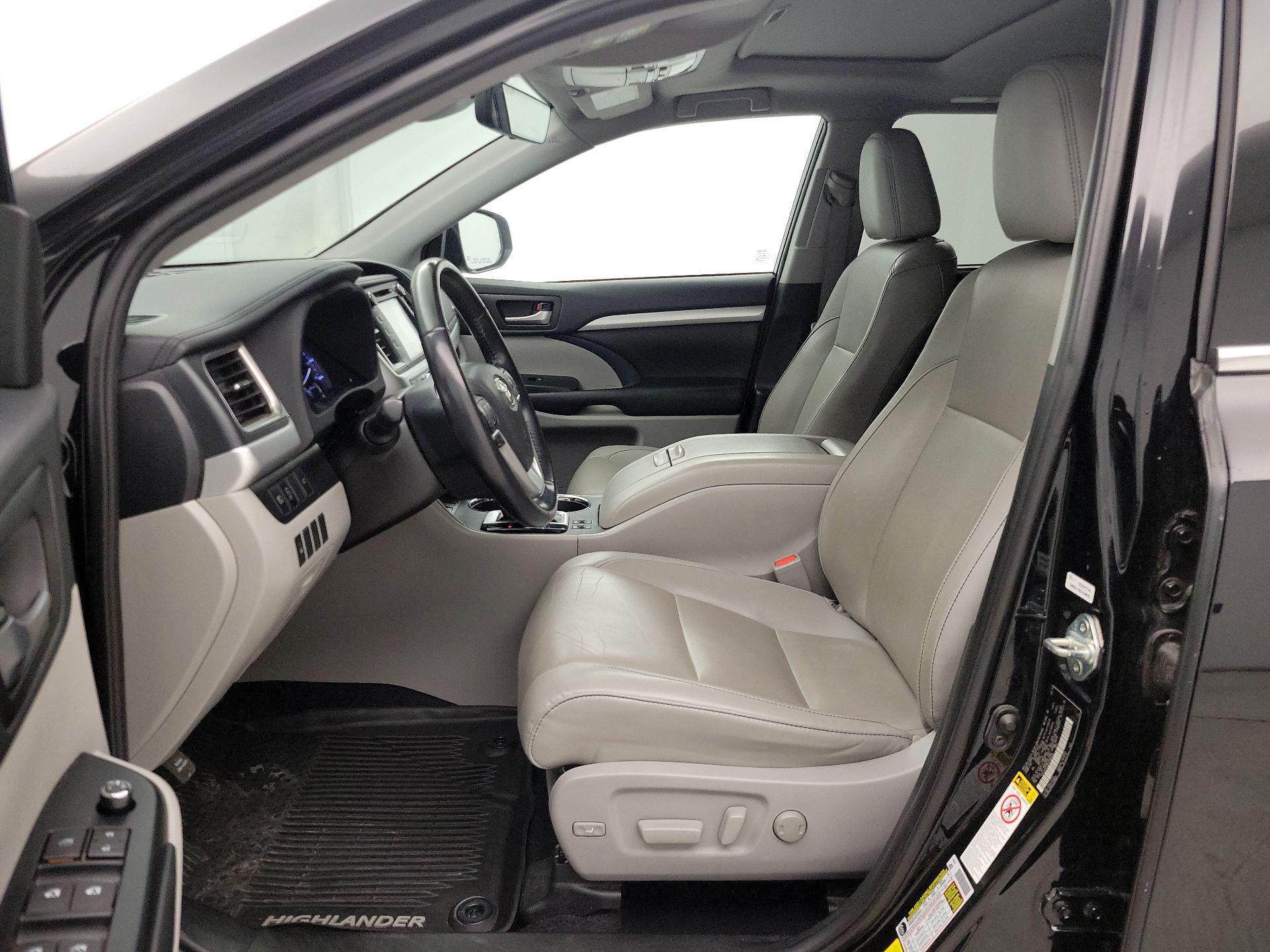 Thumbnail: 2019 Toyota Highlander - 11