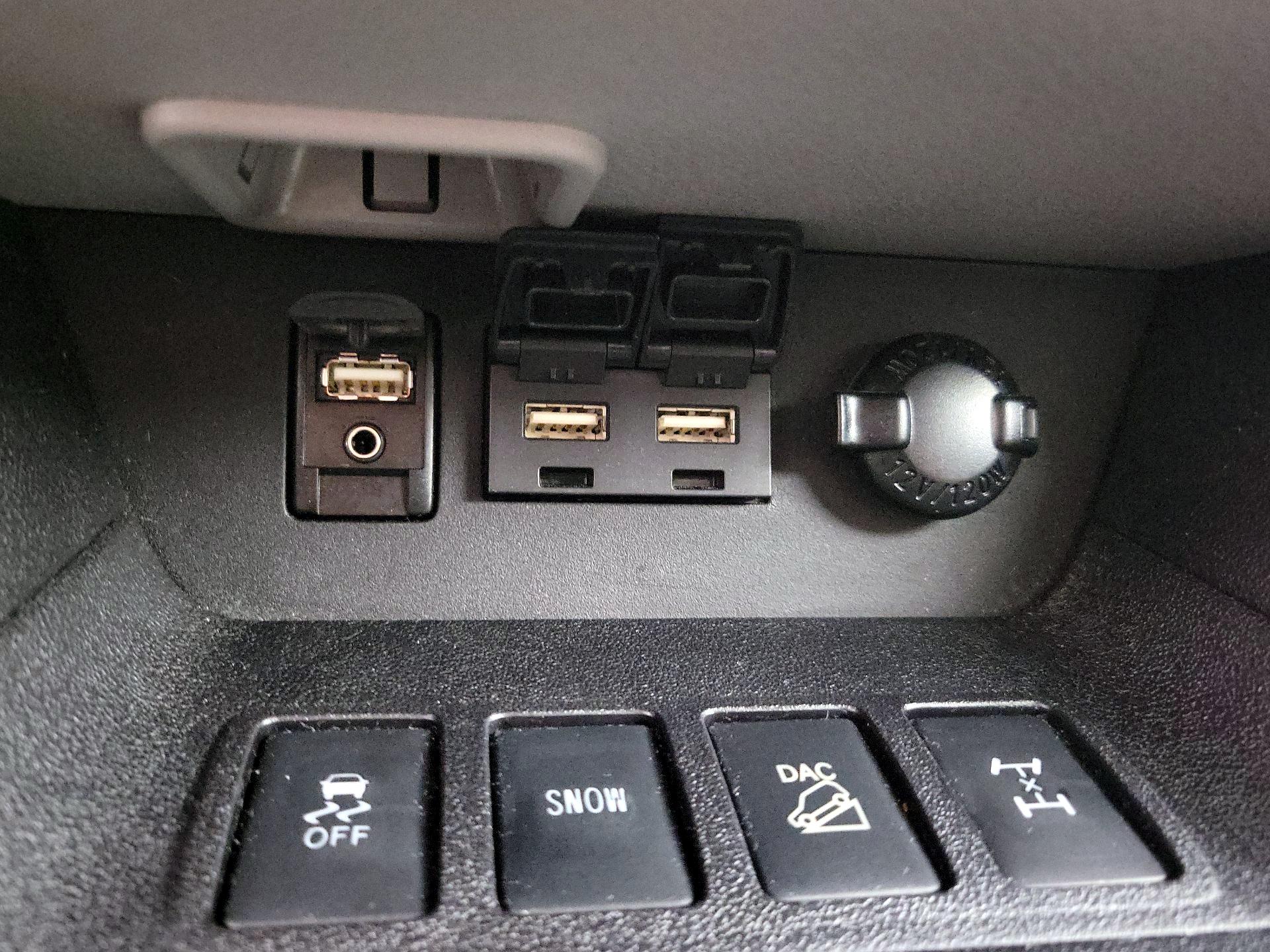 Thumbnail: 2019 Toyota Highlander - 19