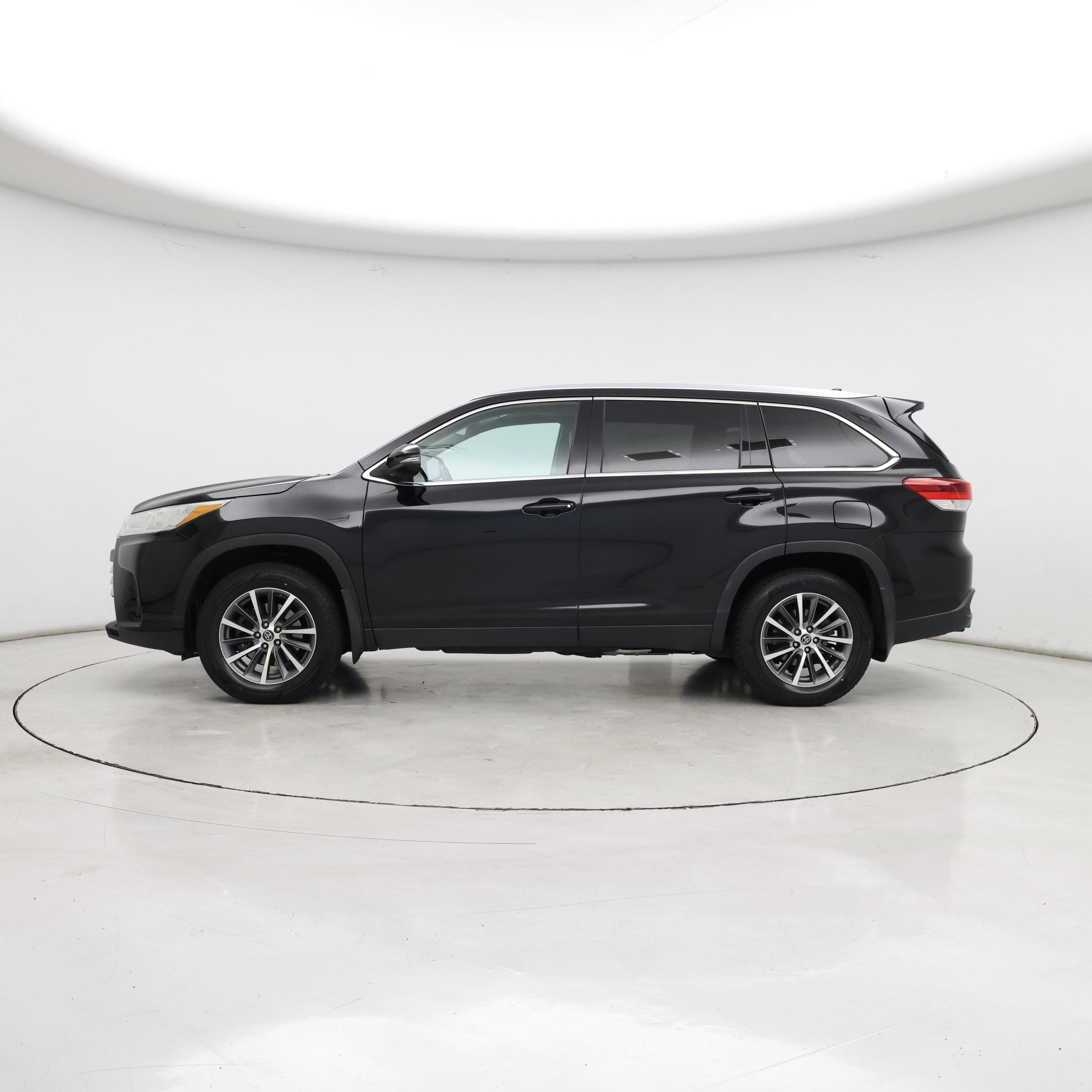 Thumbnail: 2019 Toyota Highlander - 3