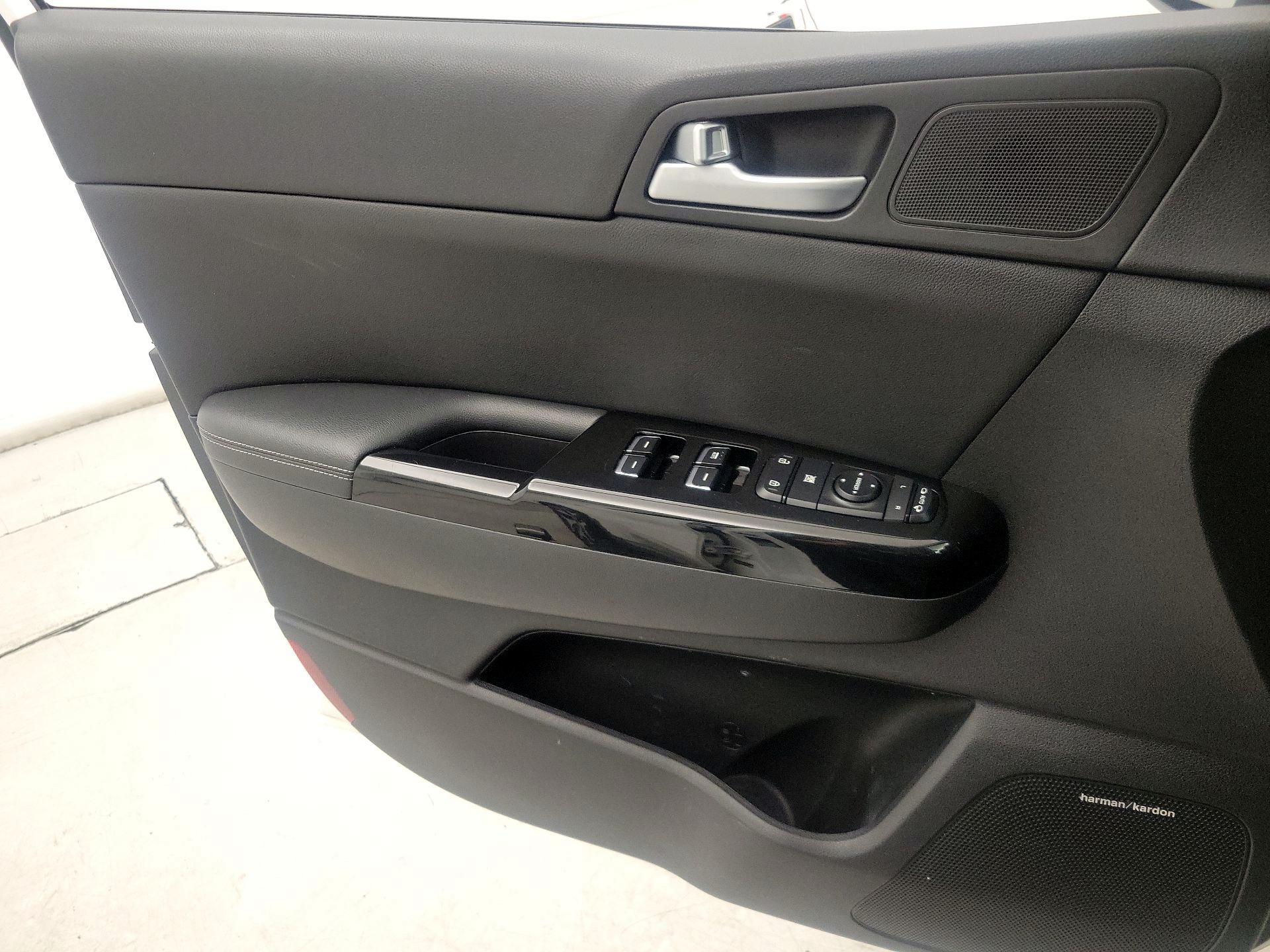 Thumbnail: 2017 Kia Sportage - 12