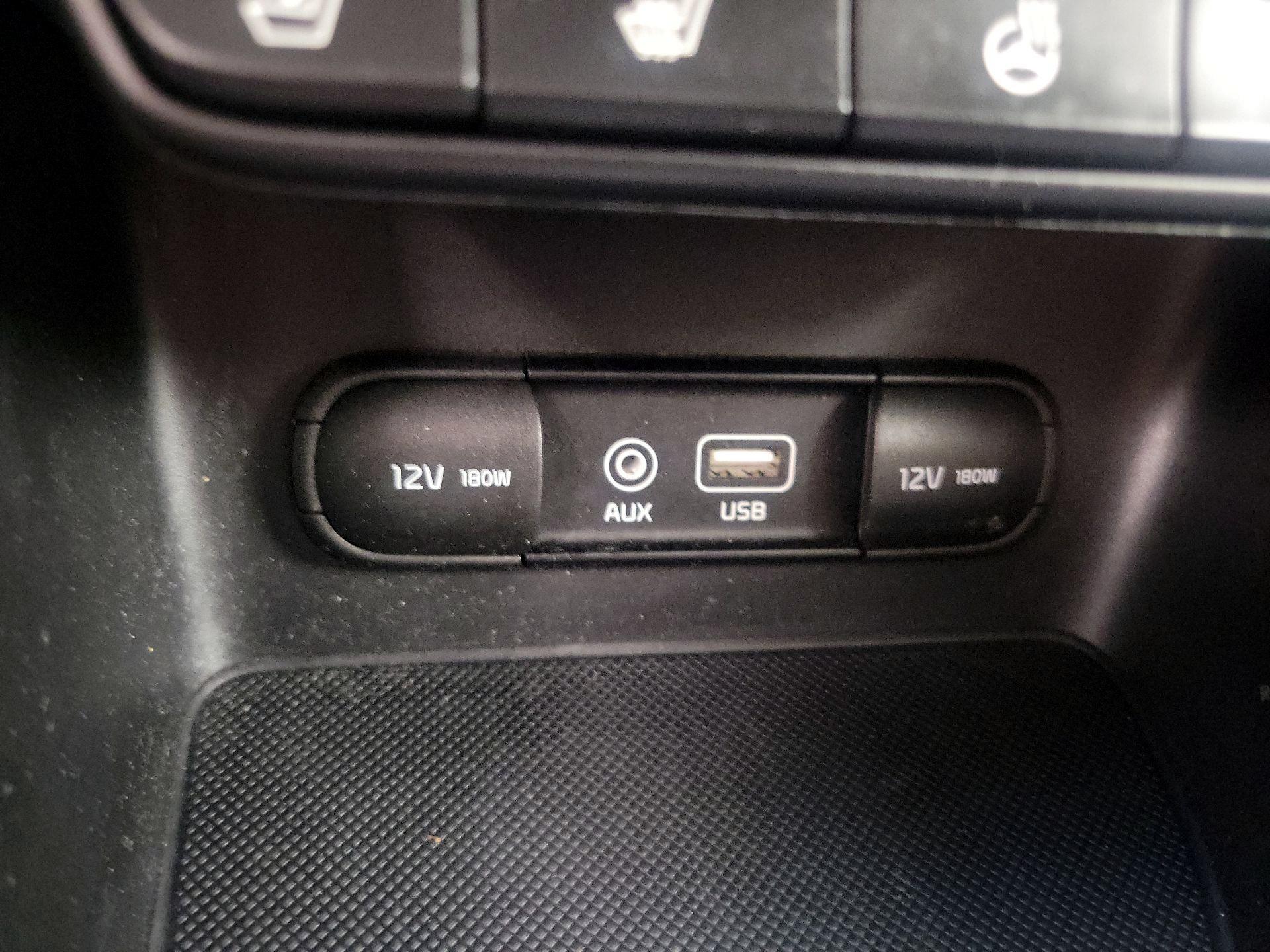 Thumbnail: 2017 Kia Sportage - 19