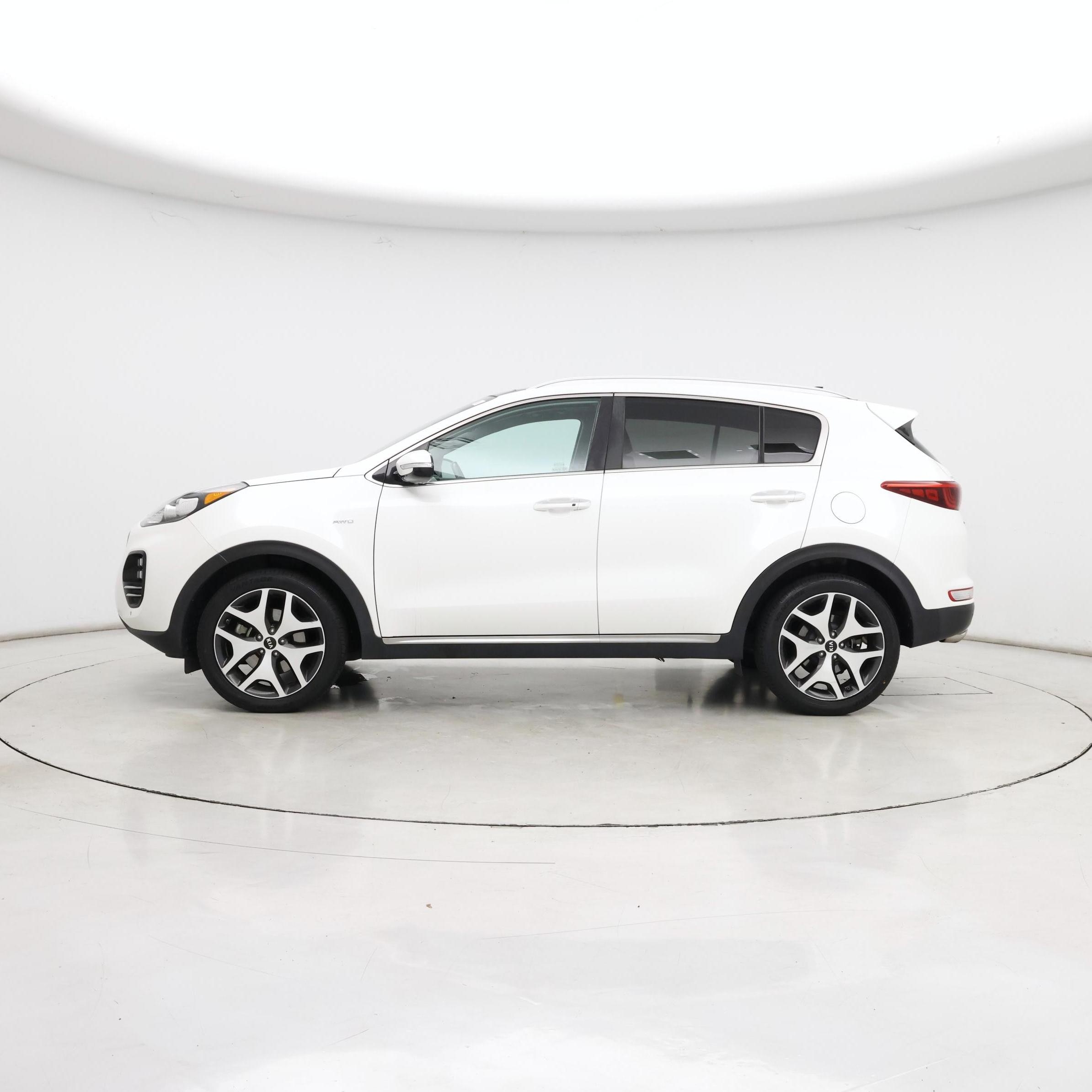 Thumbnail: 2017 Kia Sportage - 3