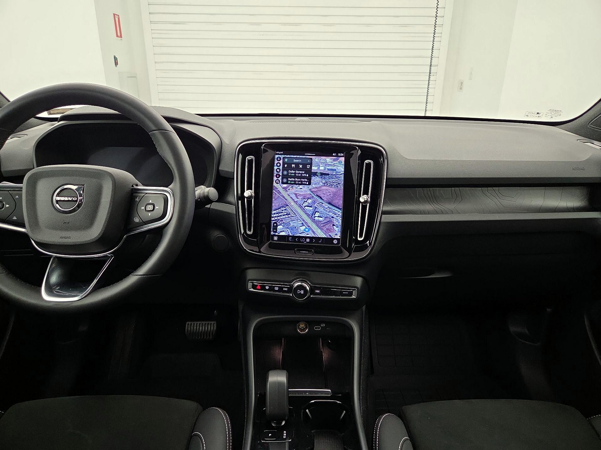 Thumbnail: 2023 Volvo C40 - 9