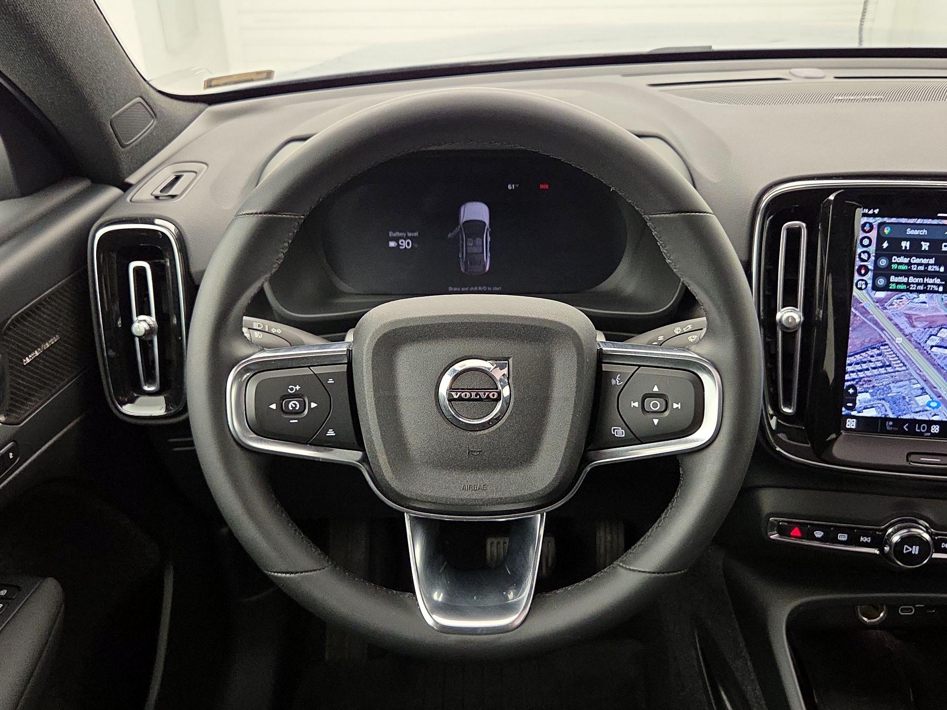 Thumbnail: 2023 Volvo C40 - 10