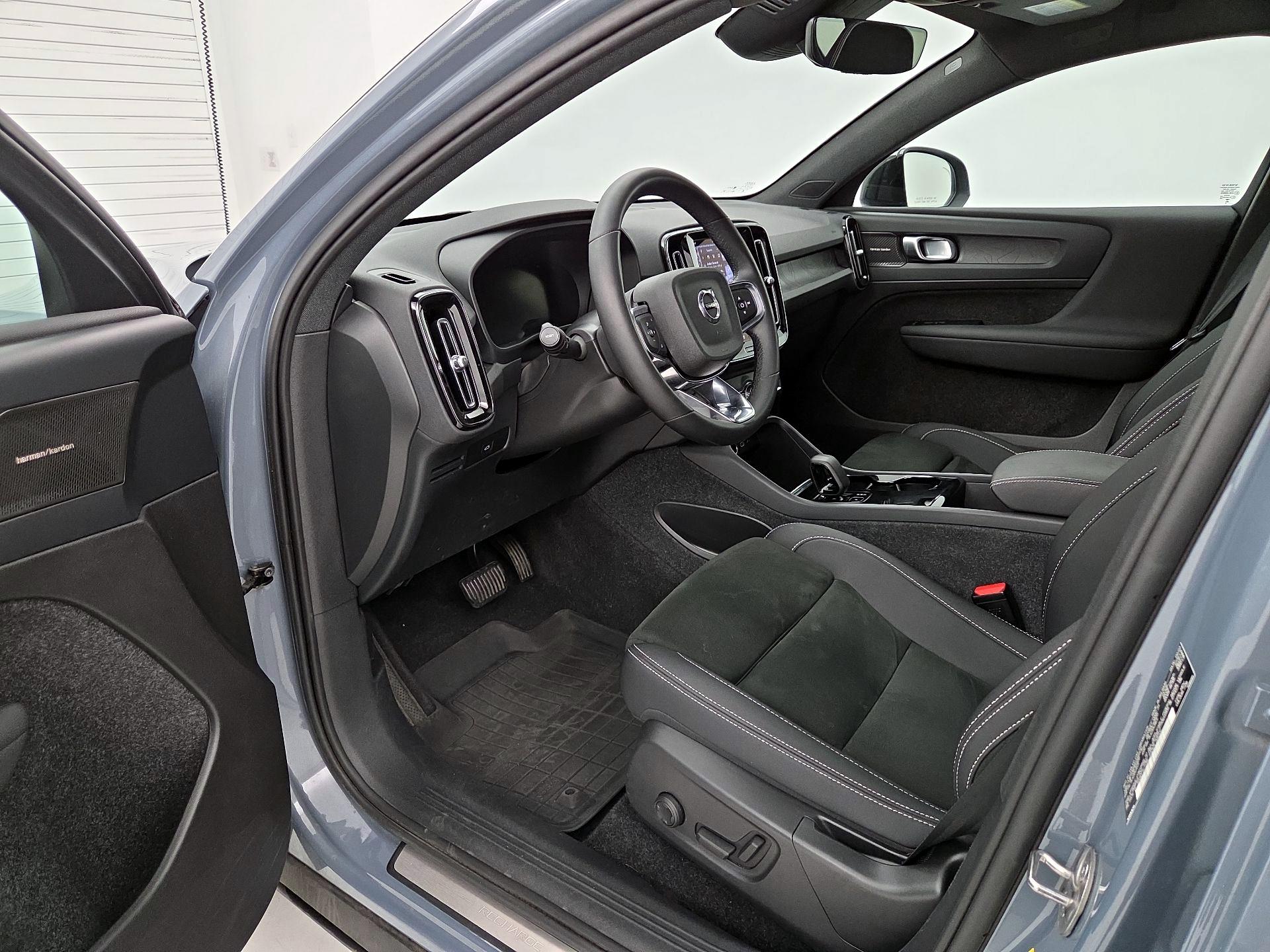 Thumbnail: 2023 Volvo C40 - 11