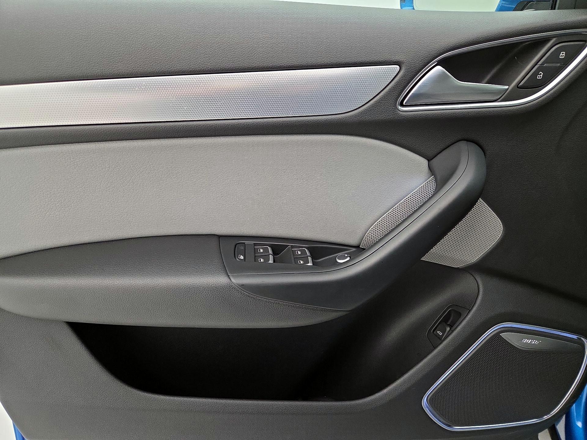 Thumbnail: 2016 Audi Q3 - 12