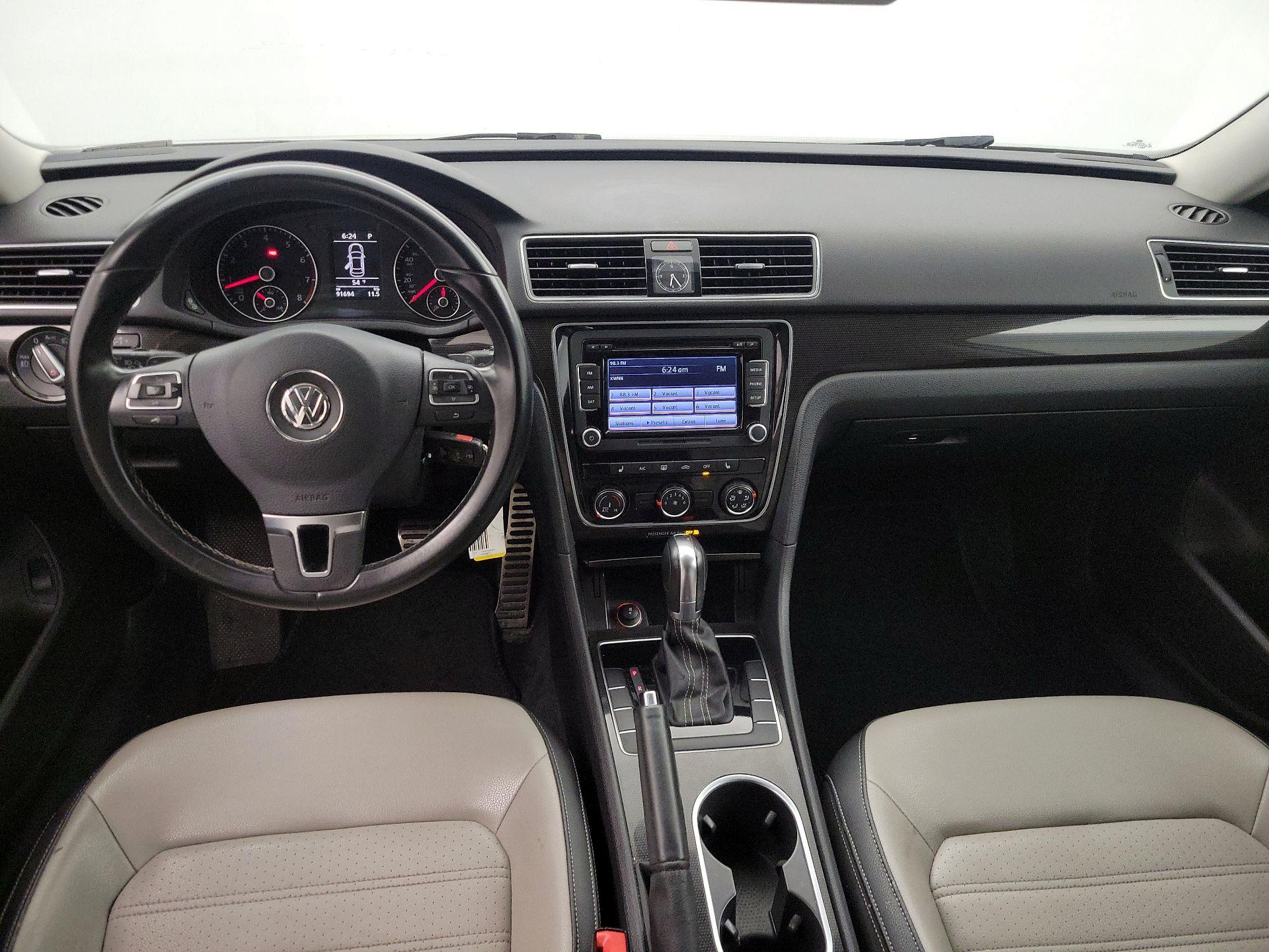 Thumbnail: 2015 Volkswagen Passat - 9
