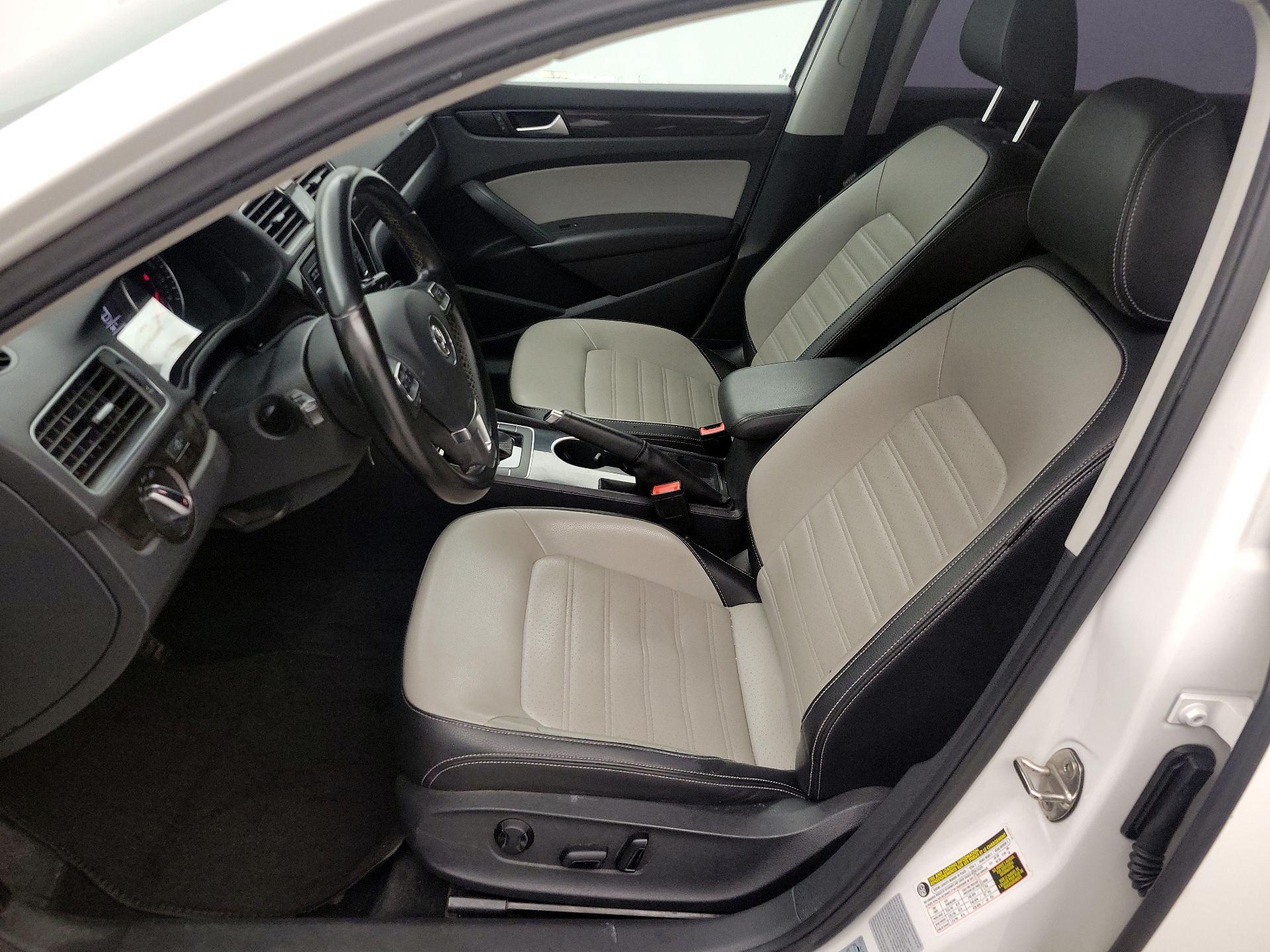 Thumbnail: 2015 Volkswagen Passat - 11