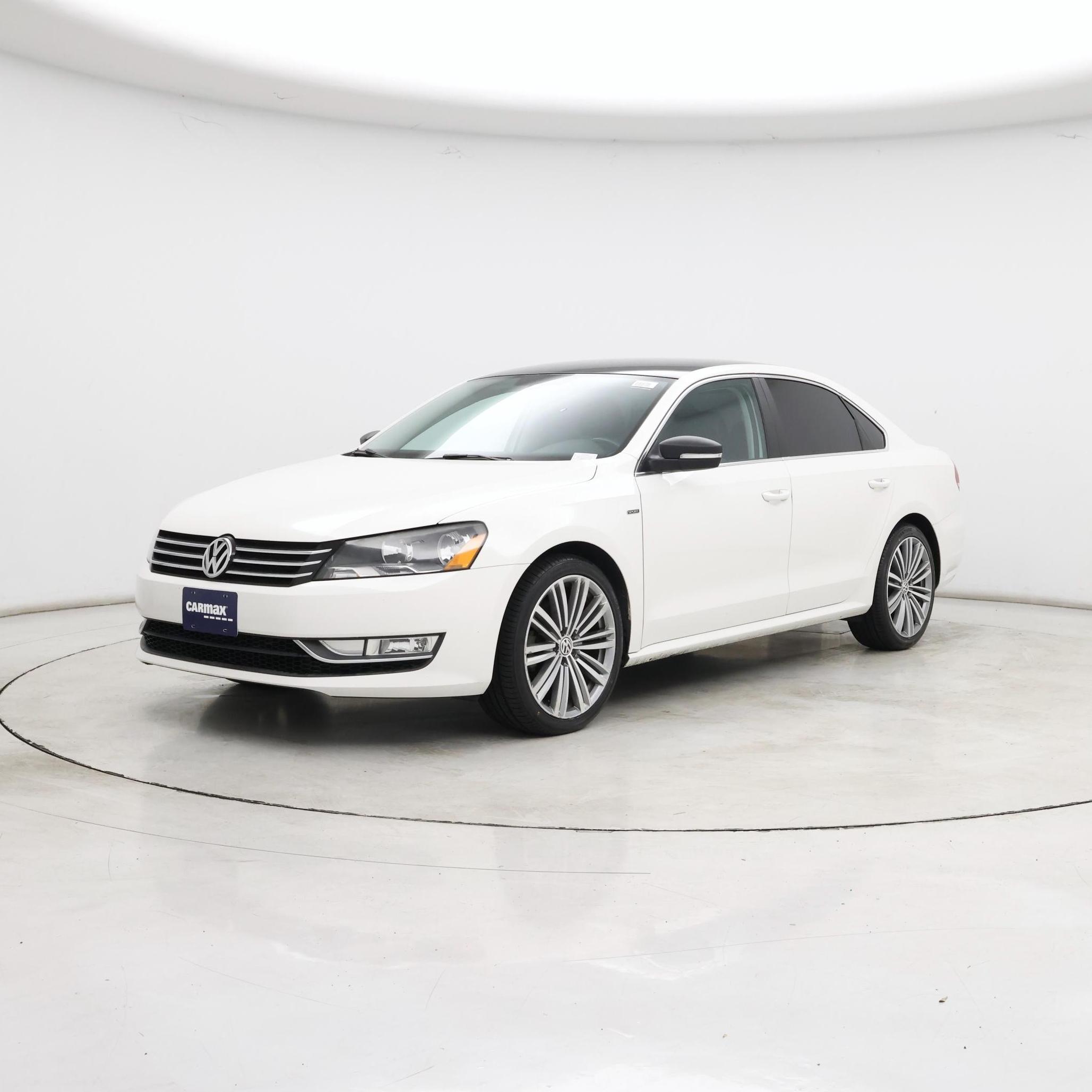 Thumbnail: 2015 Volkswagen Passat - 4