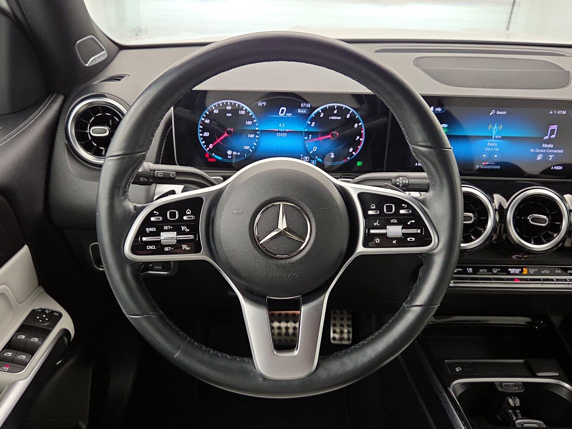 Thumbnail: 2020 Mercedes-Benz GLB - 10