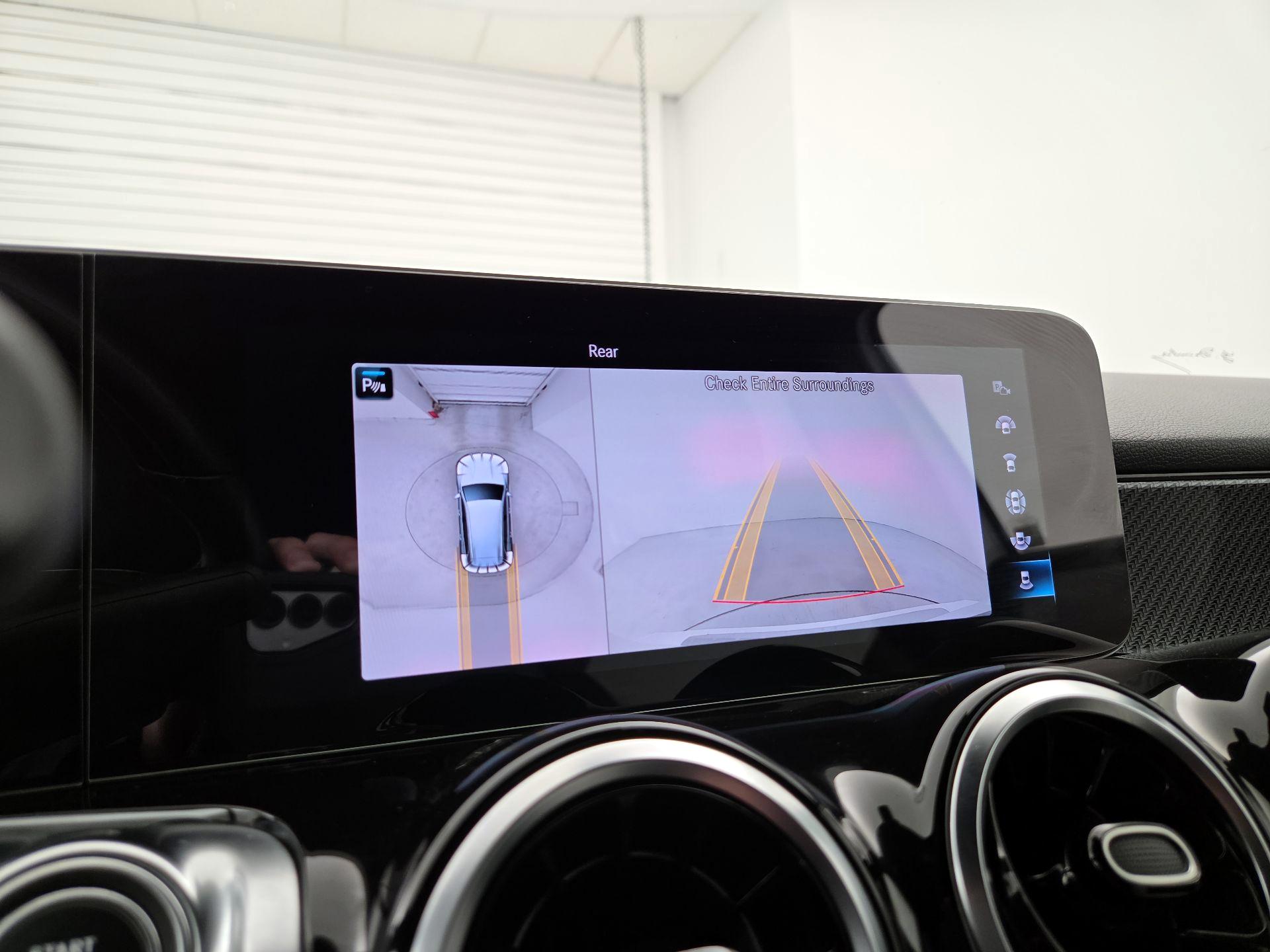 Thumbnail: 2020 Mercedes-Benz GLB - 14