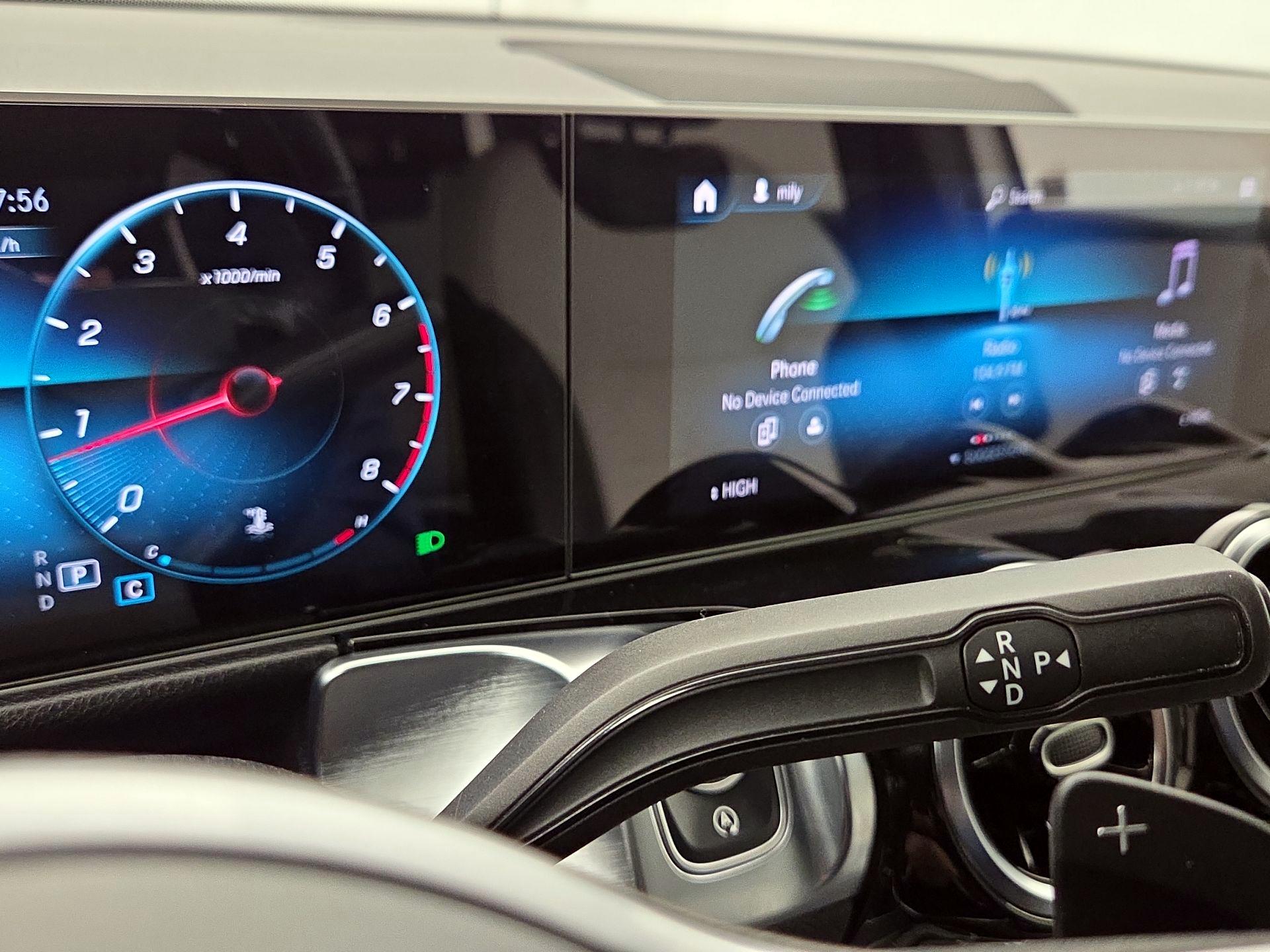 Thumbnail: 2020 Mercedes-Benz GLB - 17